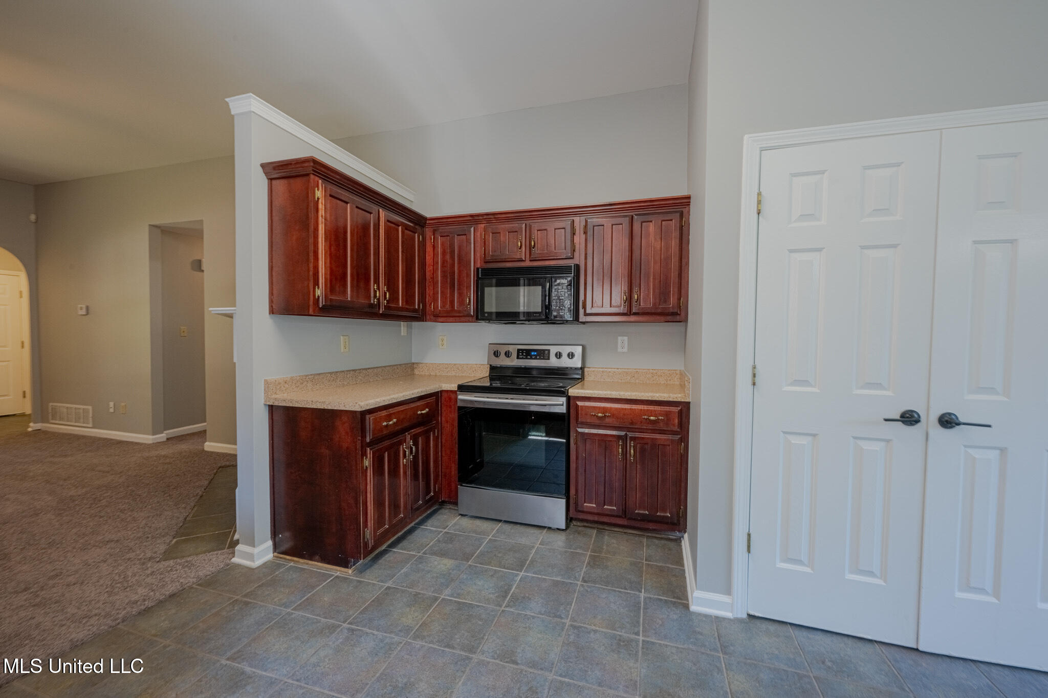 8382 Regal Bend Drive Property Photo 18