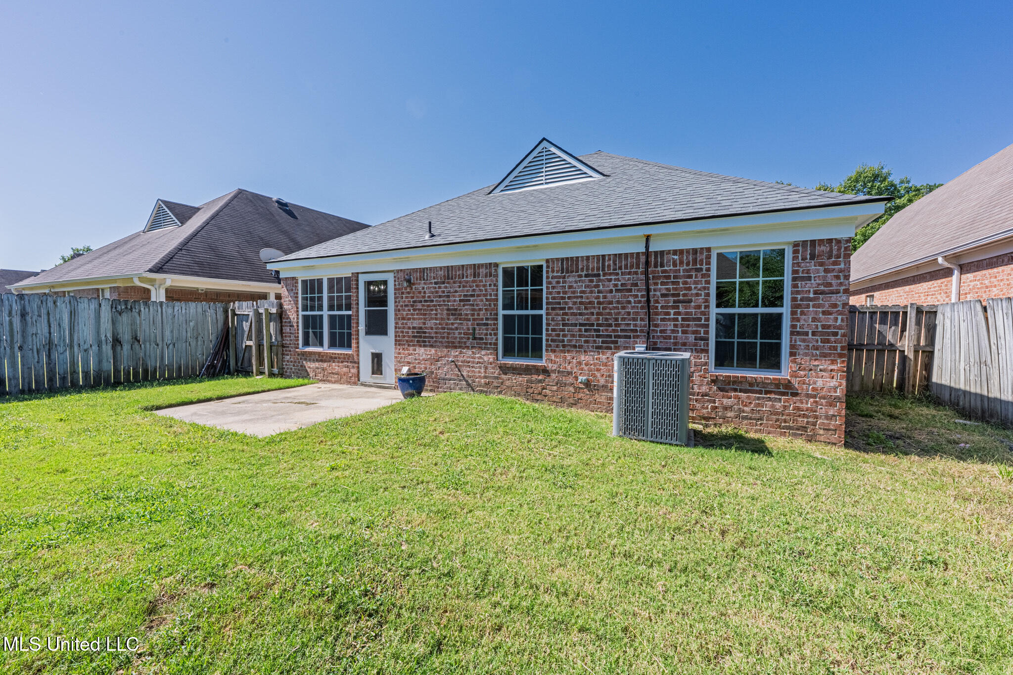 8382 Regal Bend Drive Property Photo 22