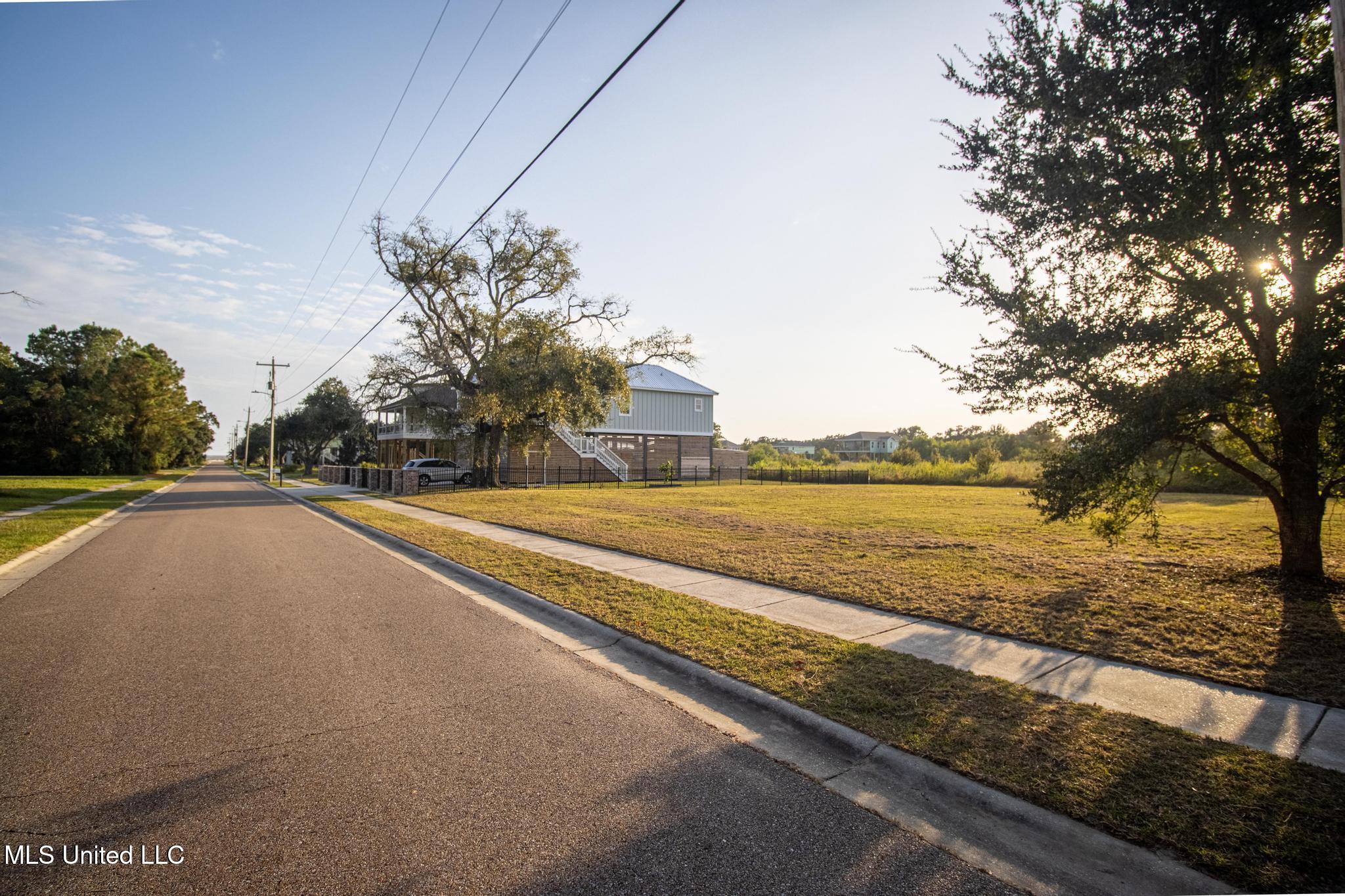 133 Markham Drive Property Photo 2