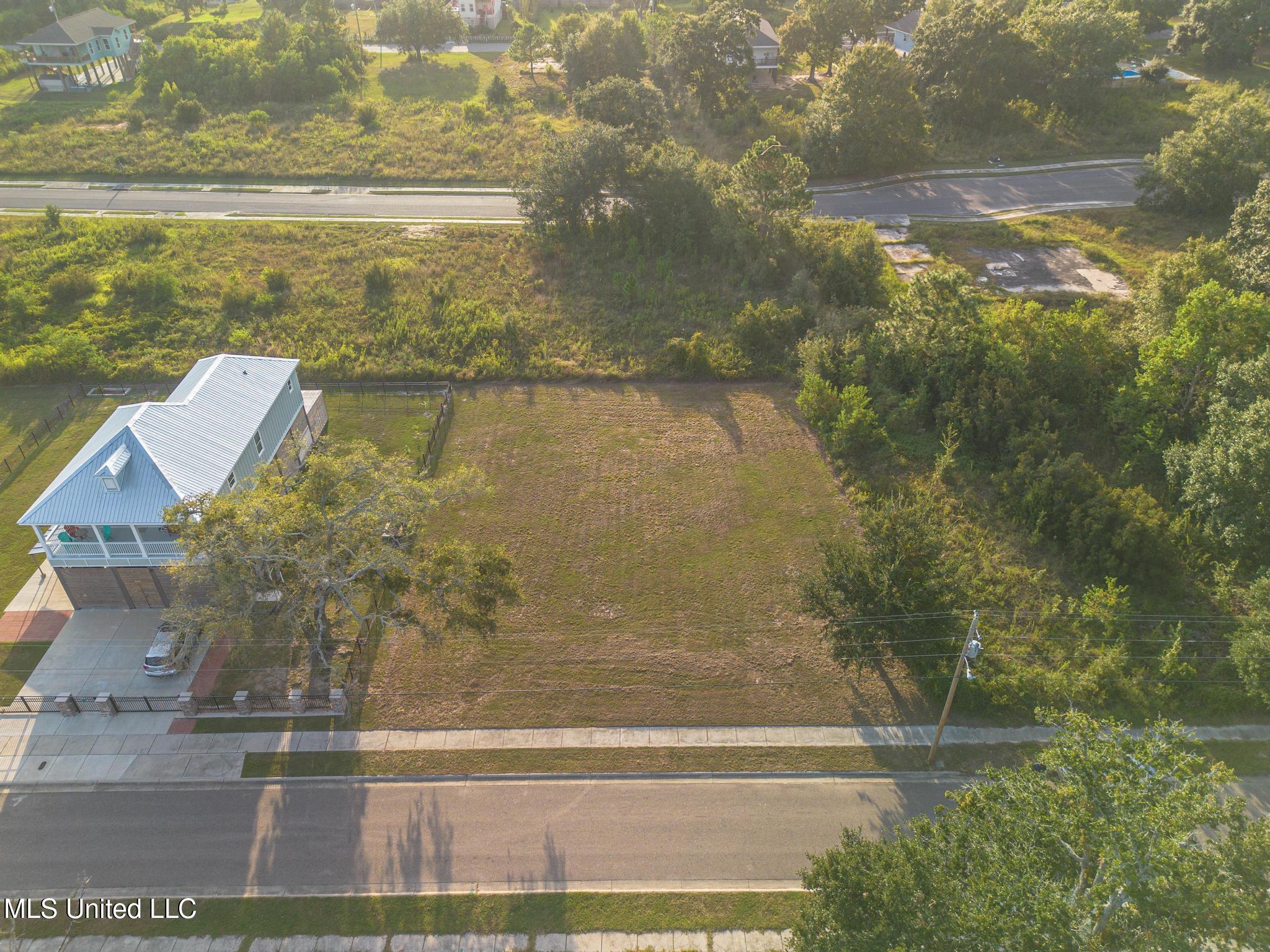 133 Markham Drive Property Photo 3