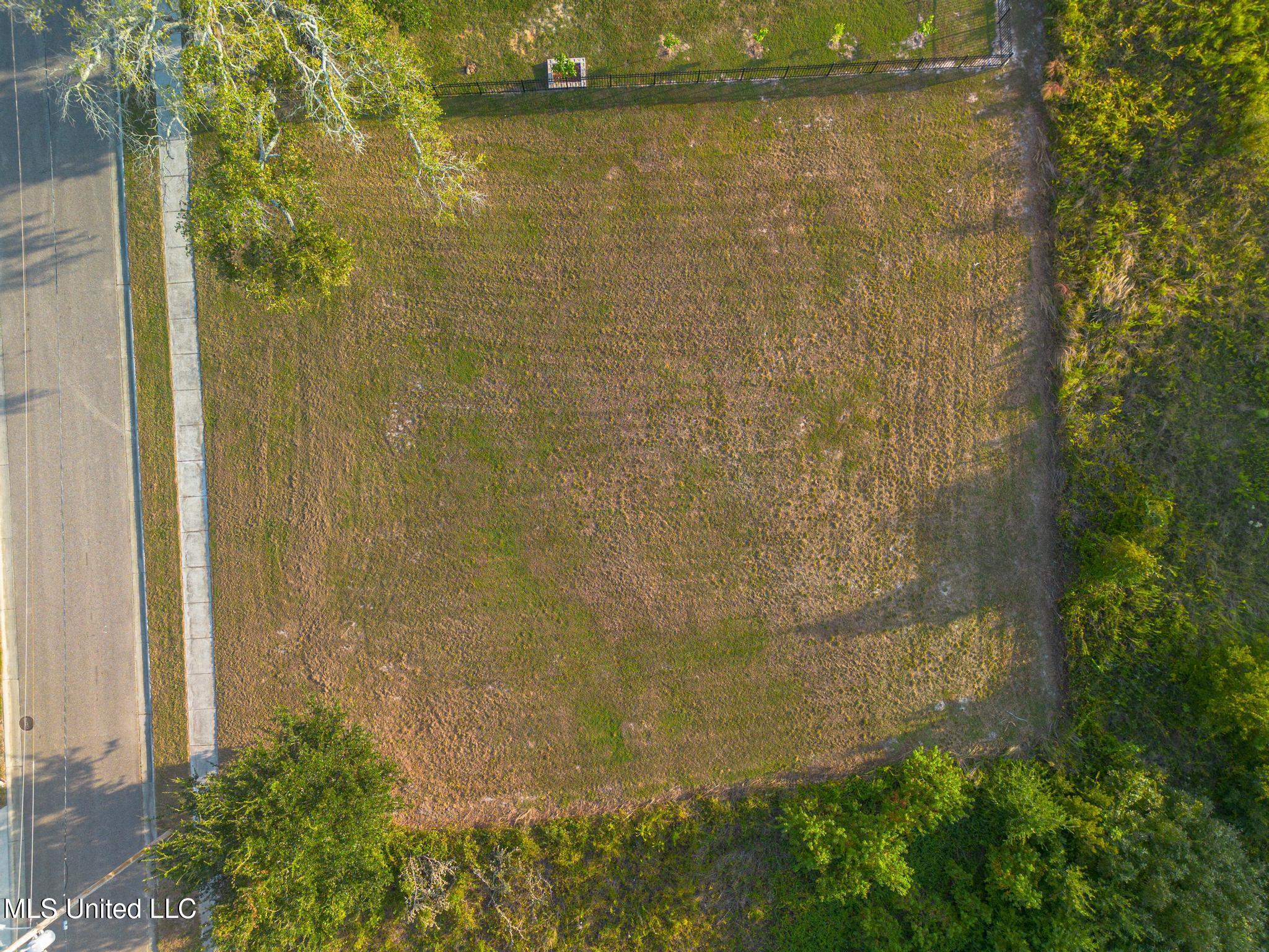 133 Markham Drive Property Photo 8