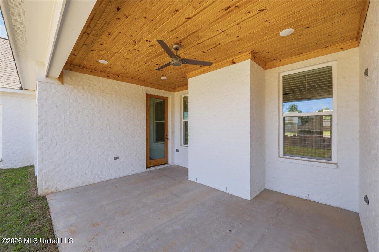 111 Willow Way Property Photo 32