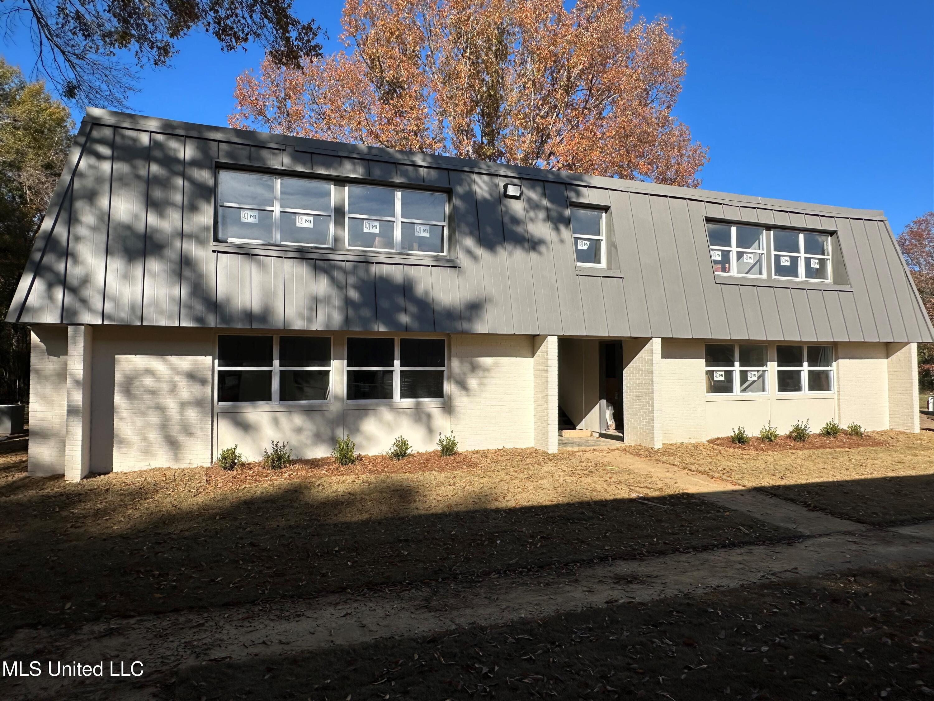 433 Meadowlark Drive Property Photo 1