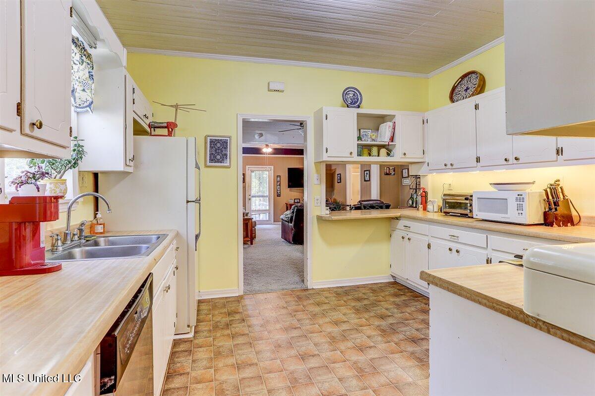 325 Hamilton Street Property Photo 8