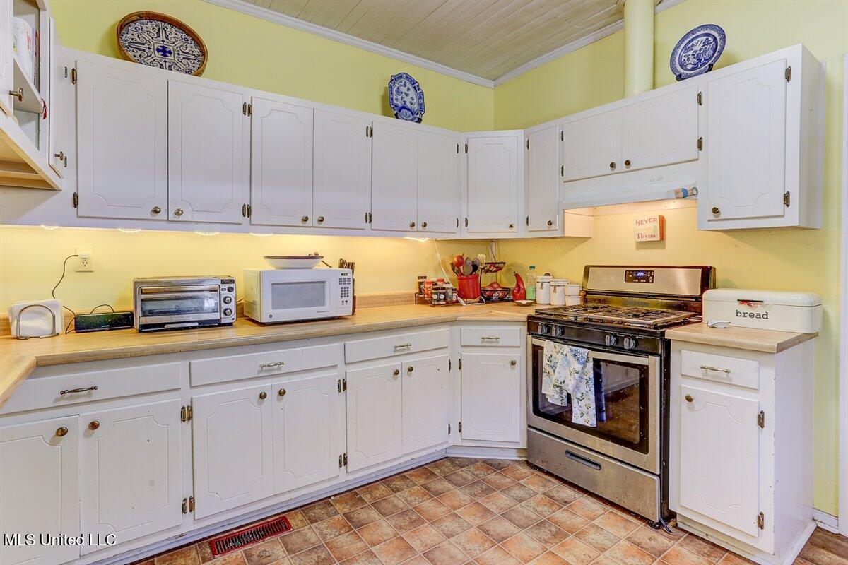325 Hamilton Street Property Photo 9