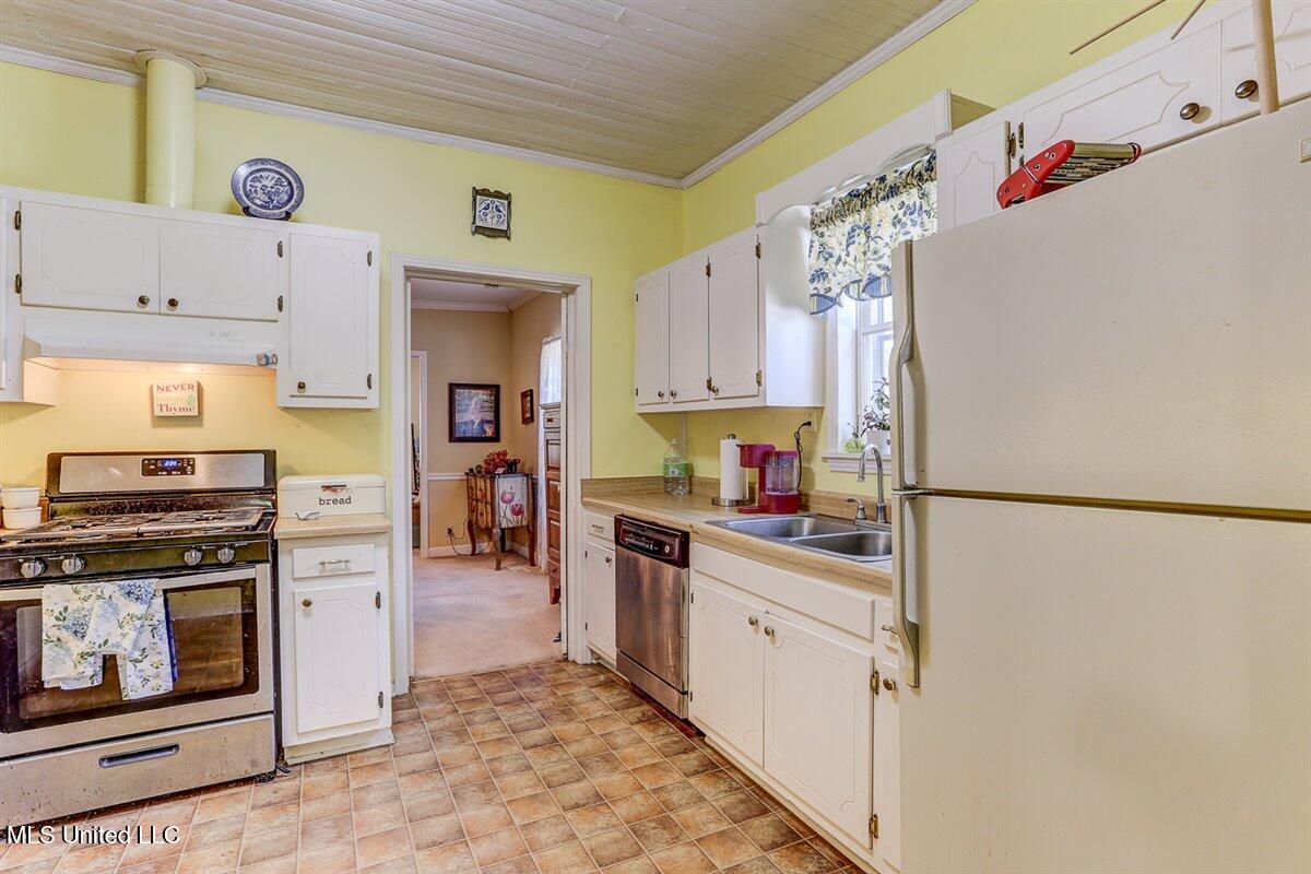 325 Hamilton Street Property Photo 10