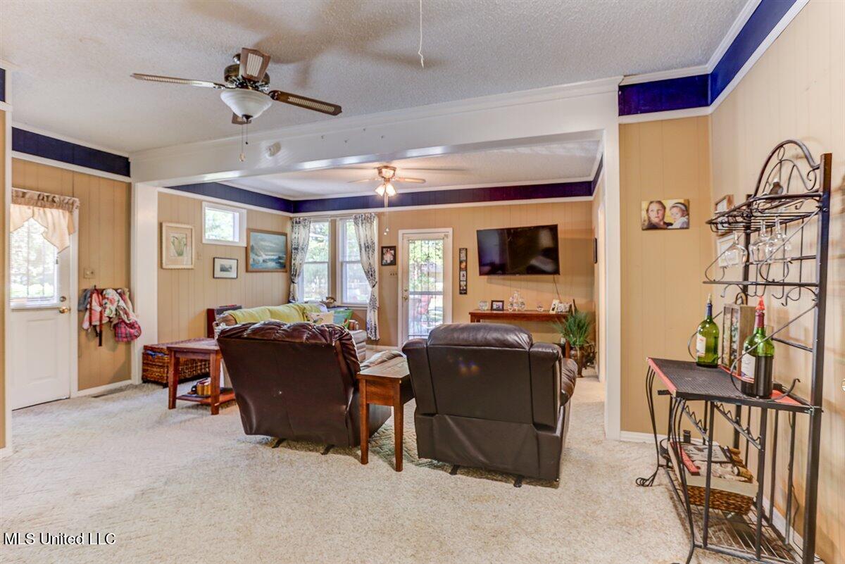 325 Hamilton Street Property Photo 17