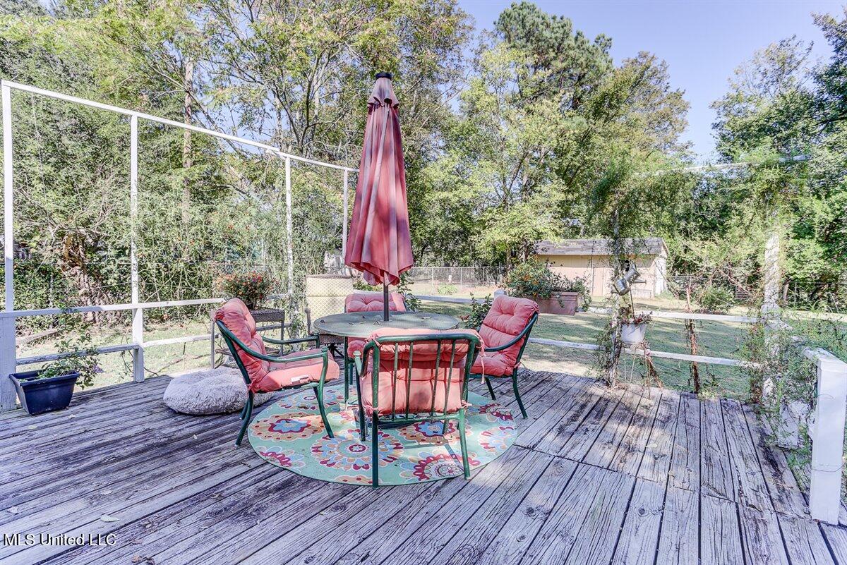 325 Hamilton Street Property Photo 29