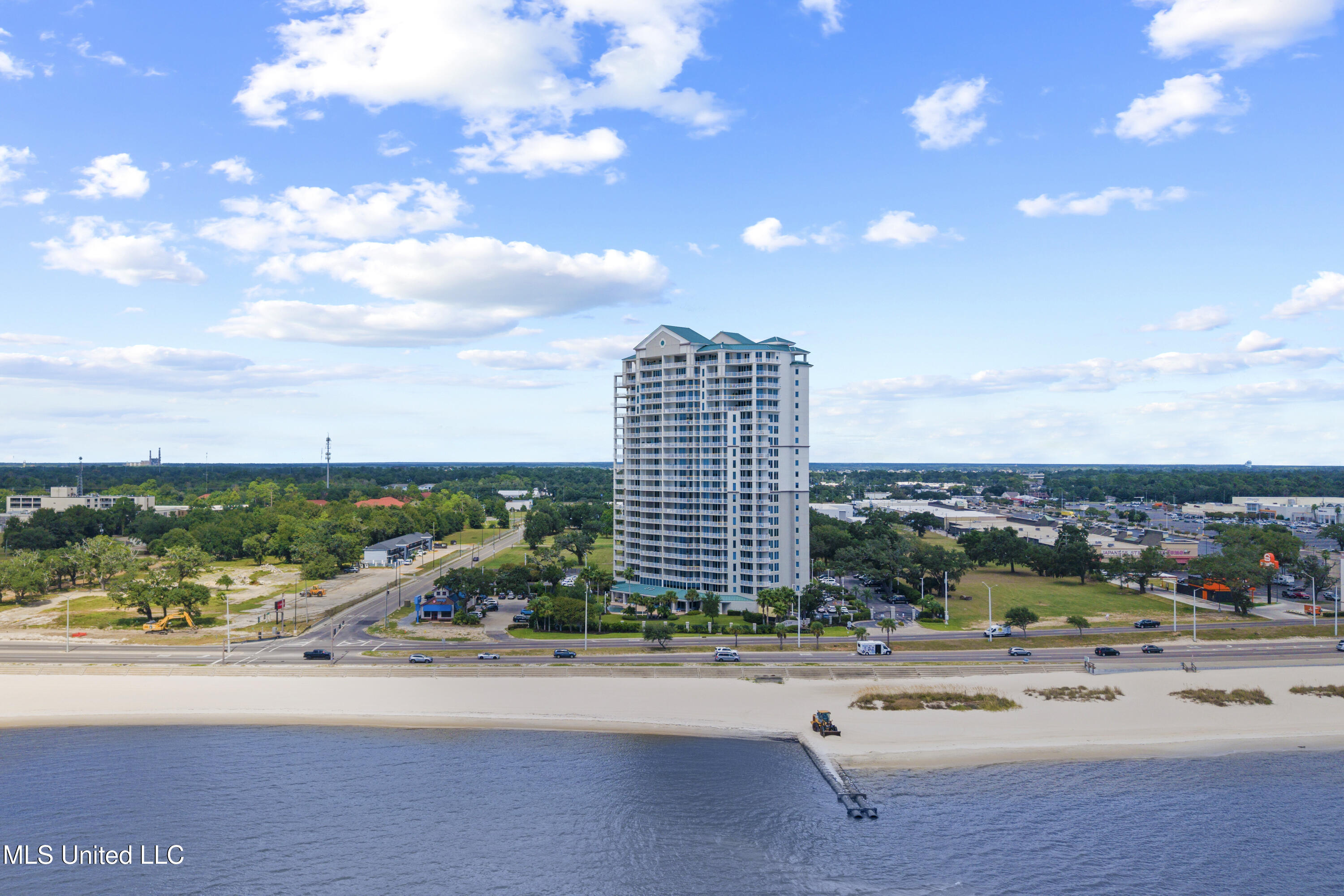 2668 Beach Boulevard Property Photo 6