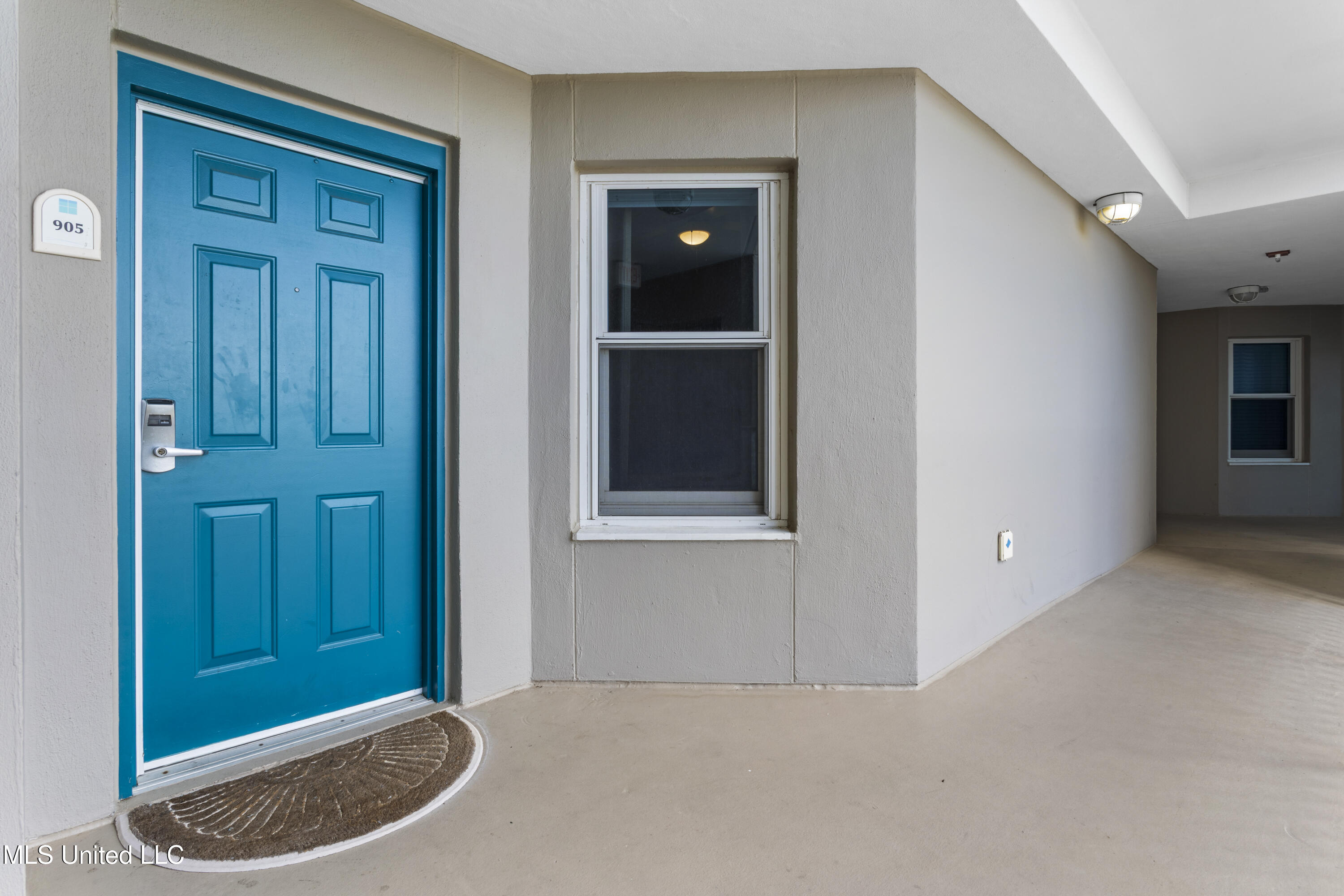 2668 Beach Boulevard Property Photo 9
