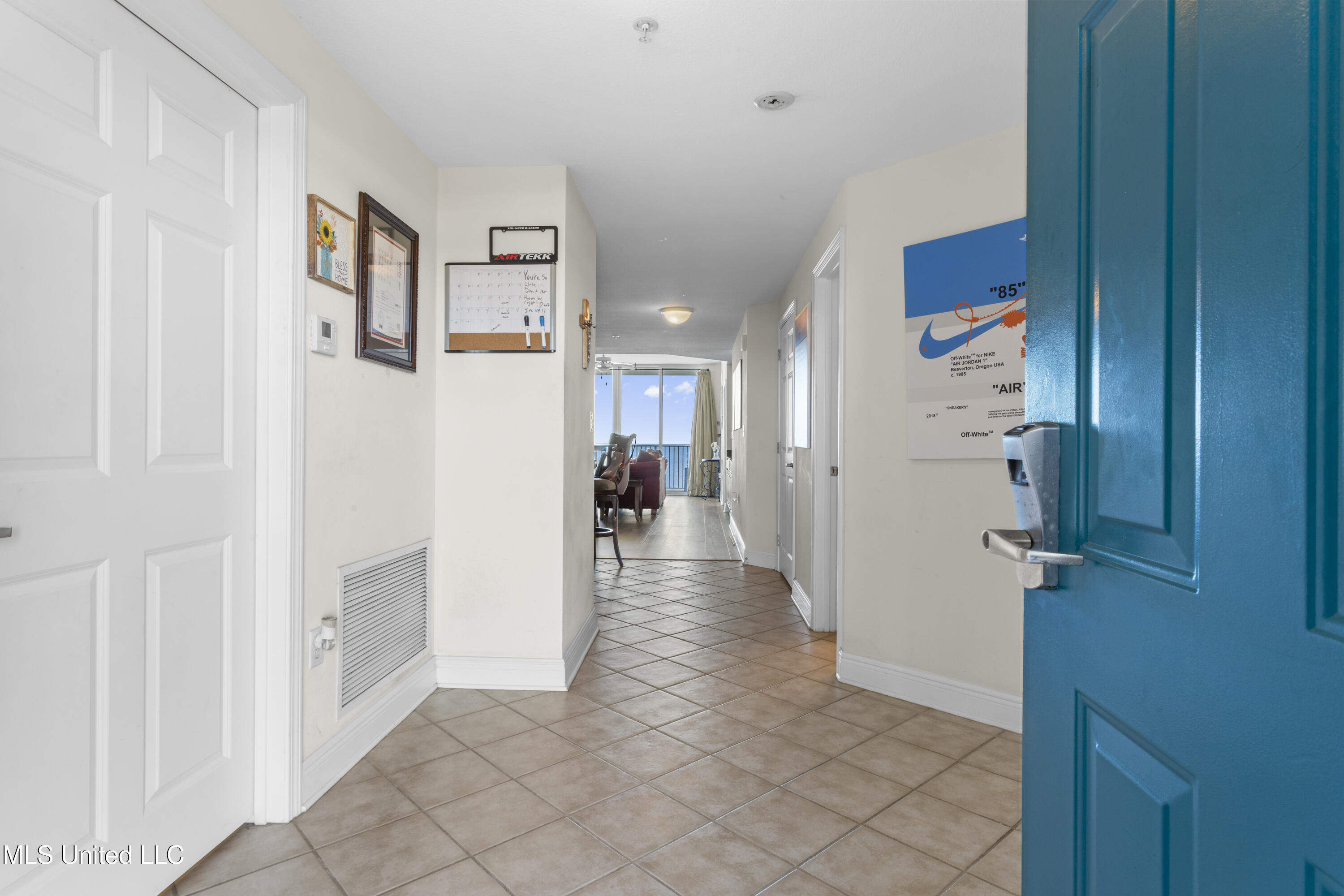 2668 Beach Boulevard Property Photo 11