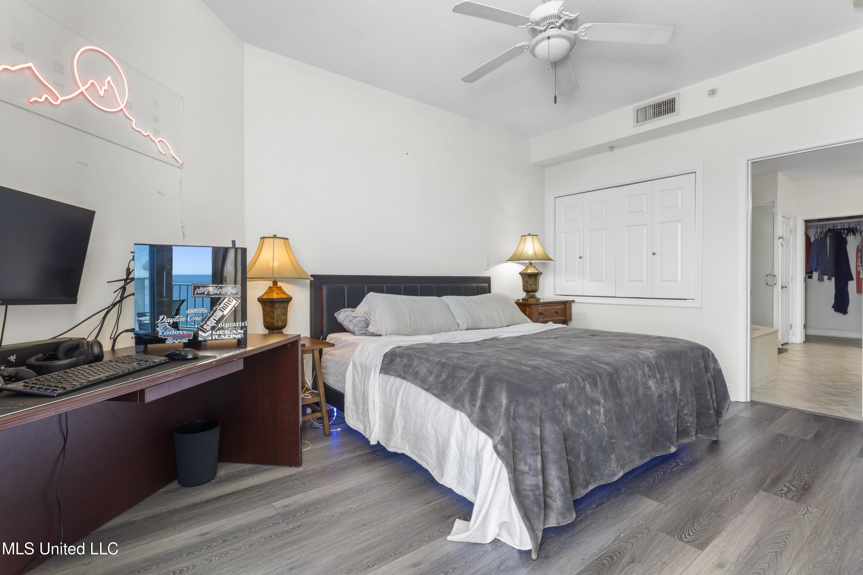 2668 Beach Boulevard Property Photo 26