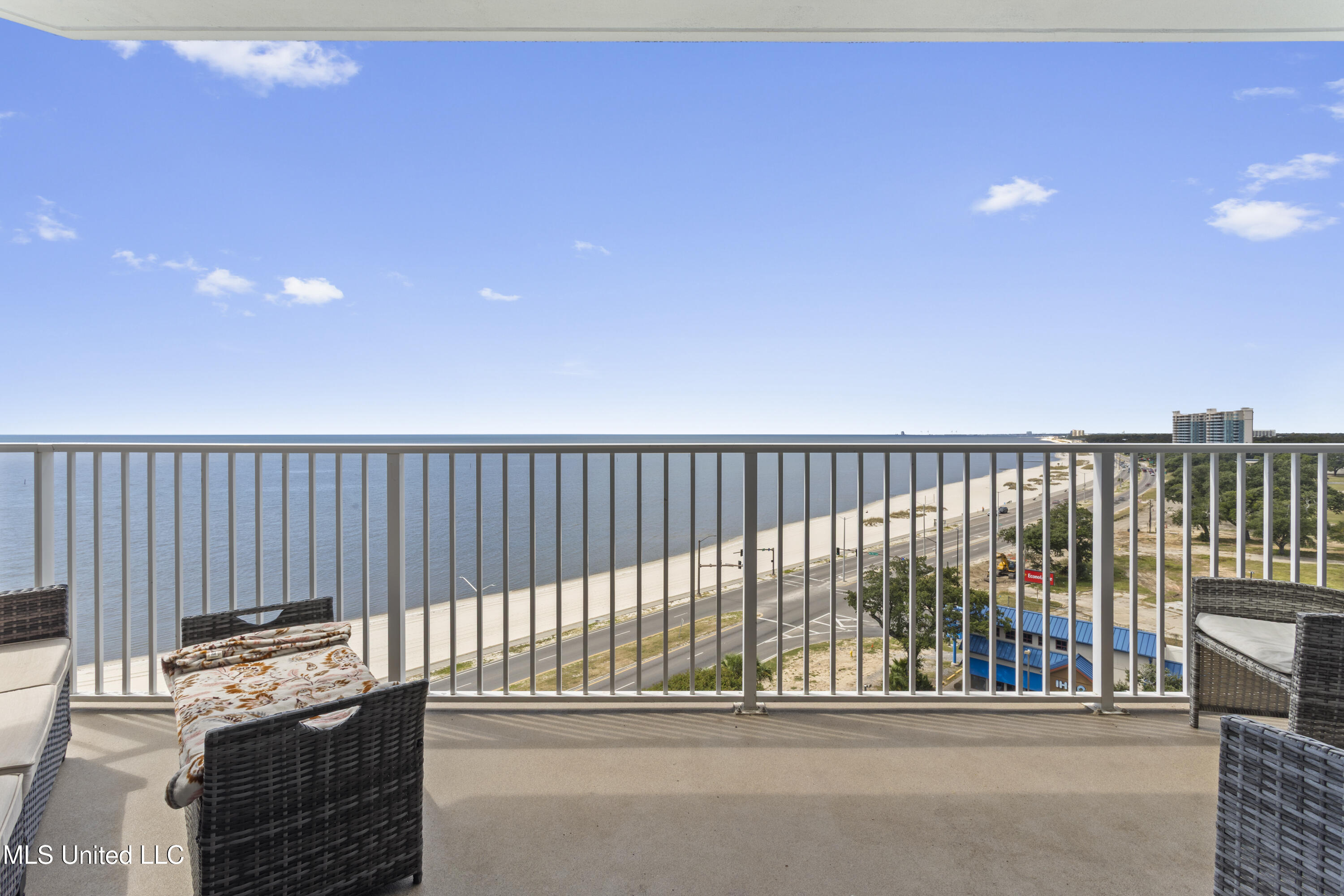 2668 Beach Boulevard Property Photo 34