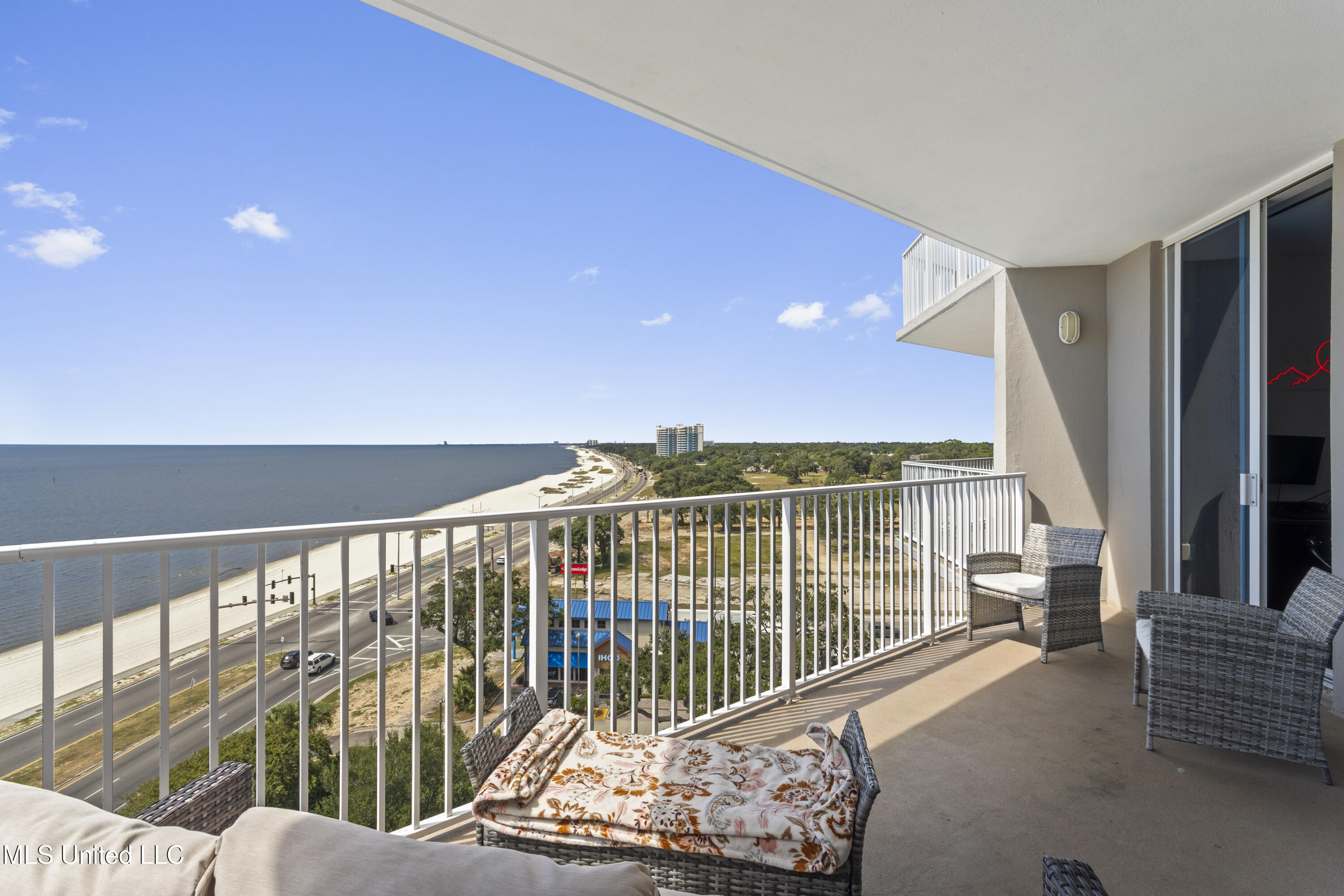 2668 Beach Boulevard Property Photo 36