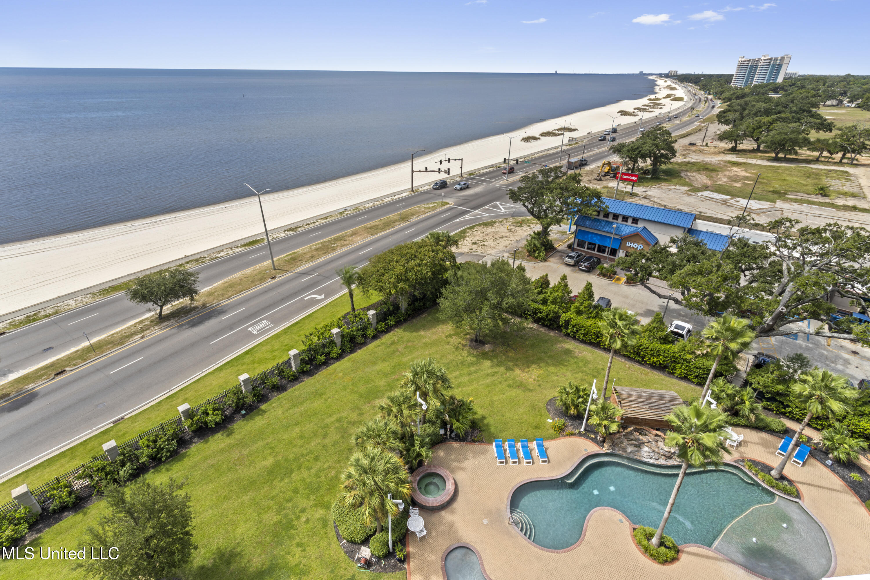 2668 Beach Boulevard Property Photo 38