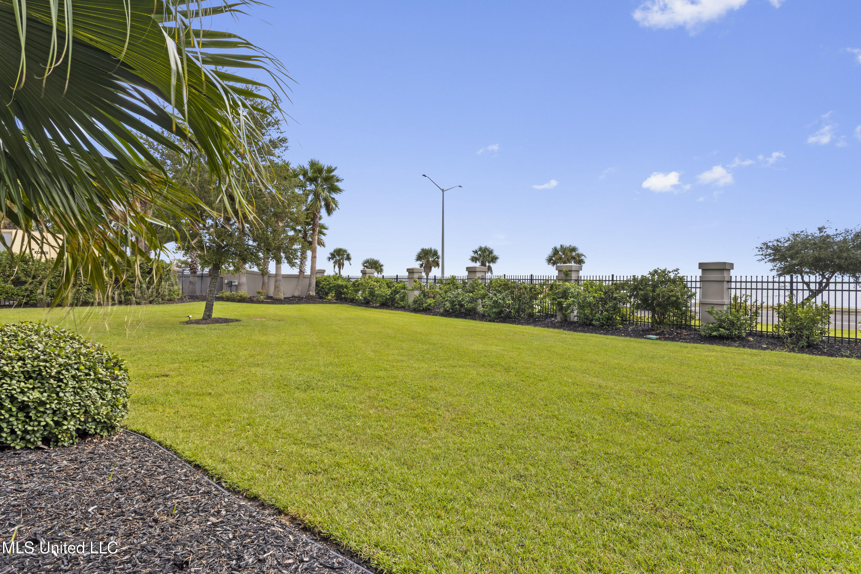 2668 Beach Boulevard Property Photo 54