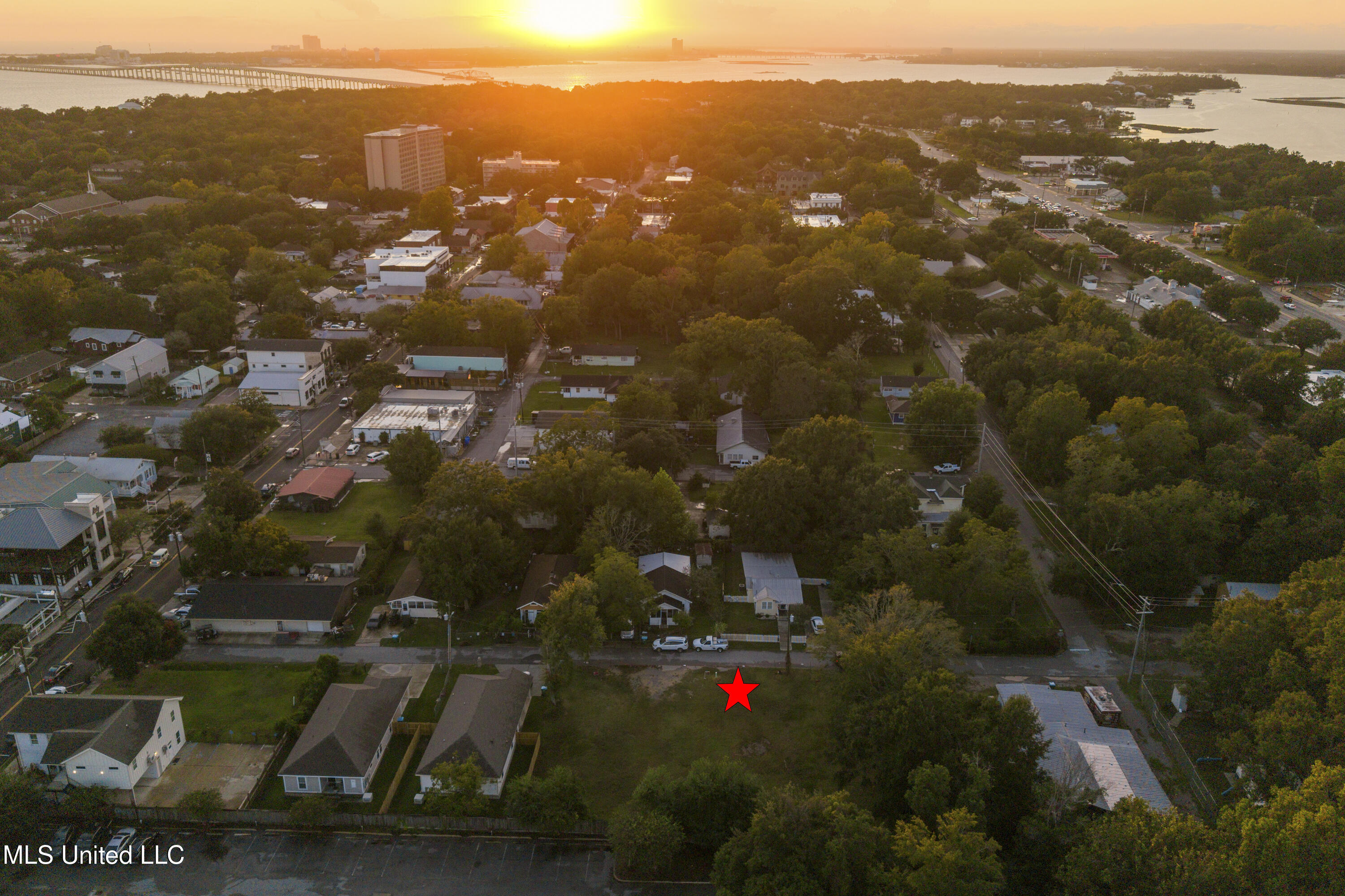 818 Handy Avenue Property Photo 1