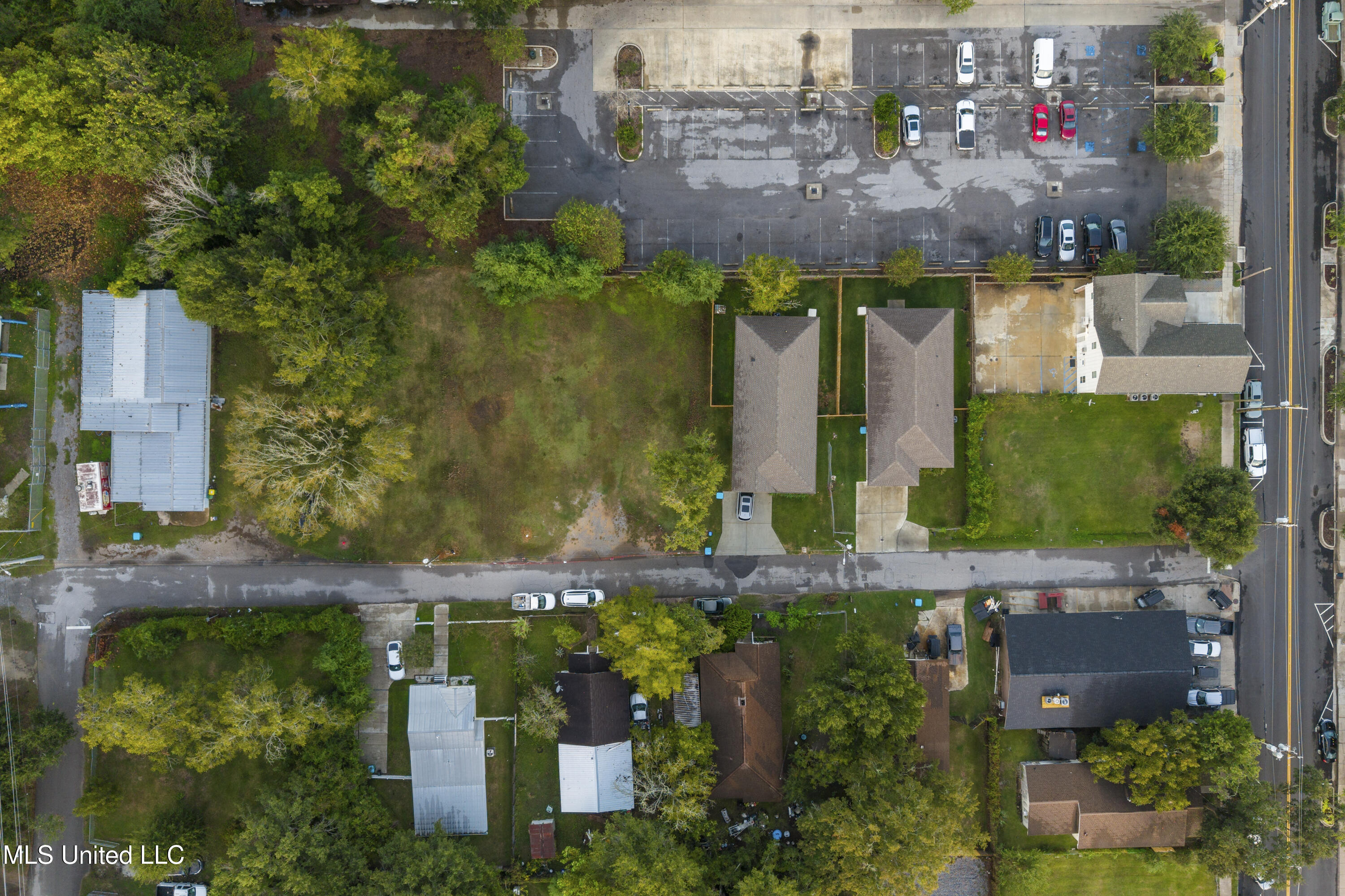 818 Handy Avenue Property Photo 5