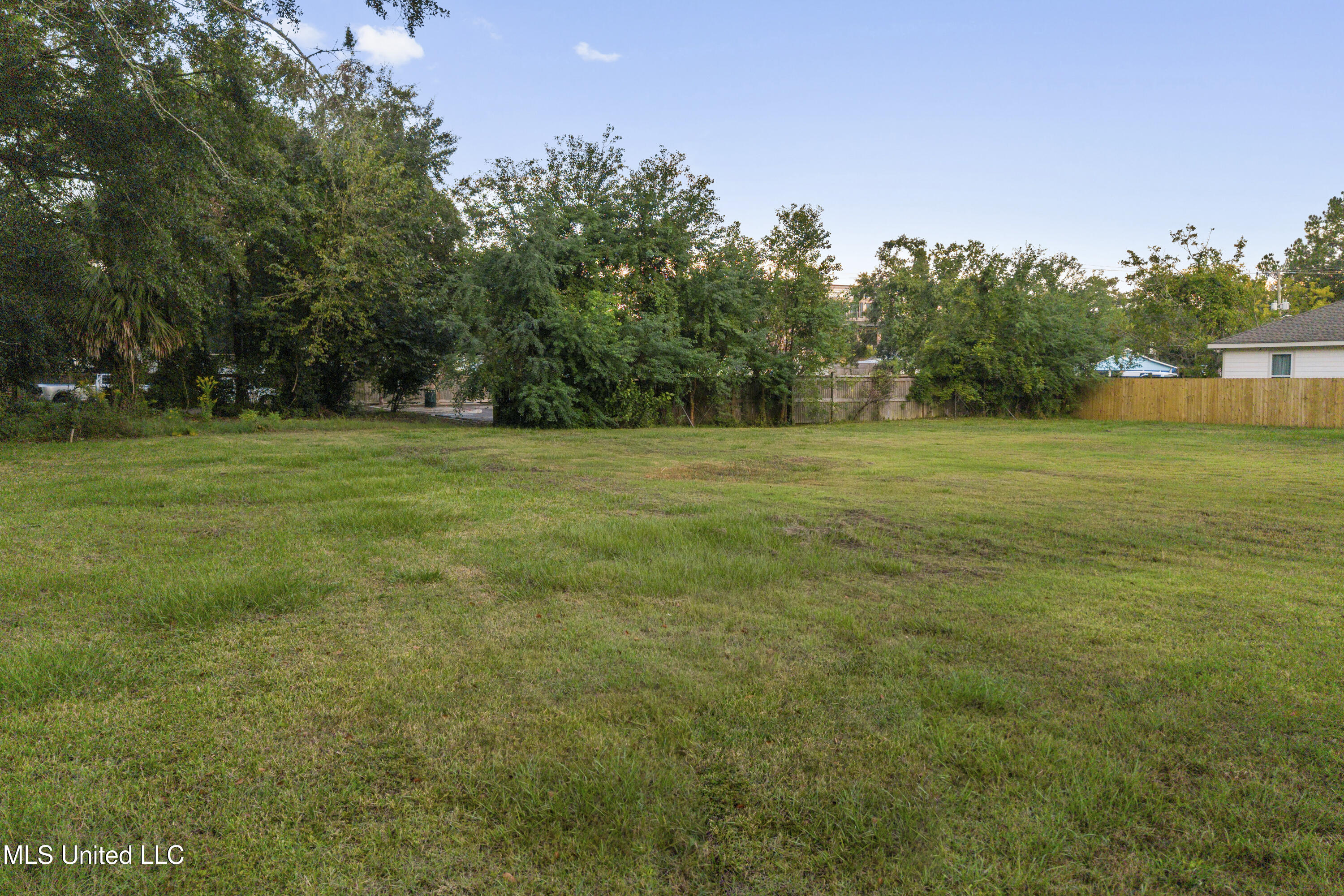 818 Handy Avenue Property Photo 10