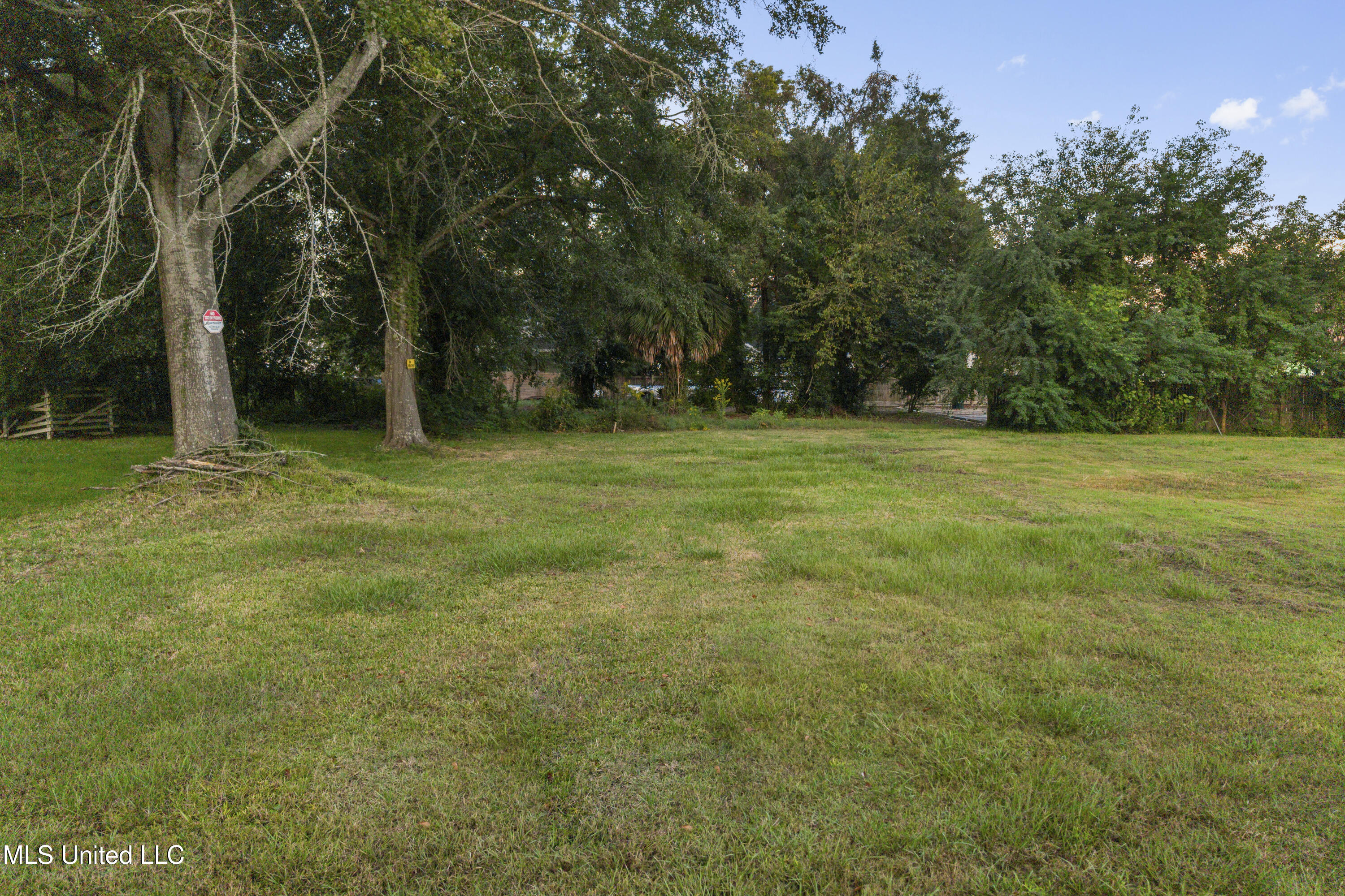 818 Handy Avenue Property Photo 11