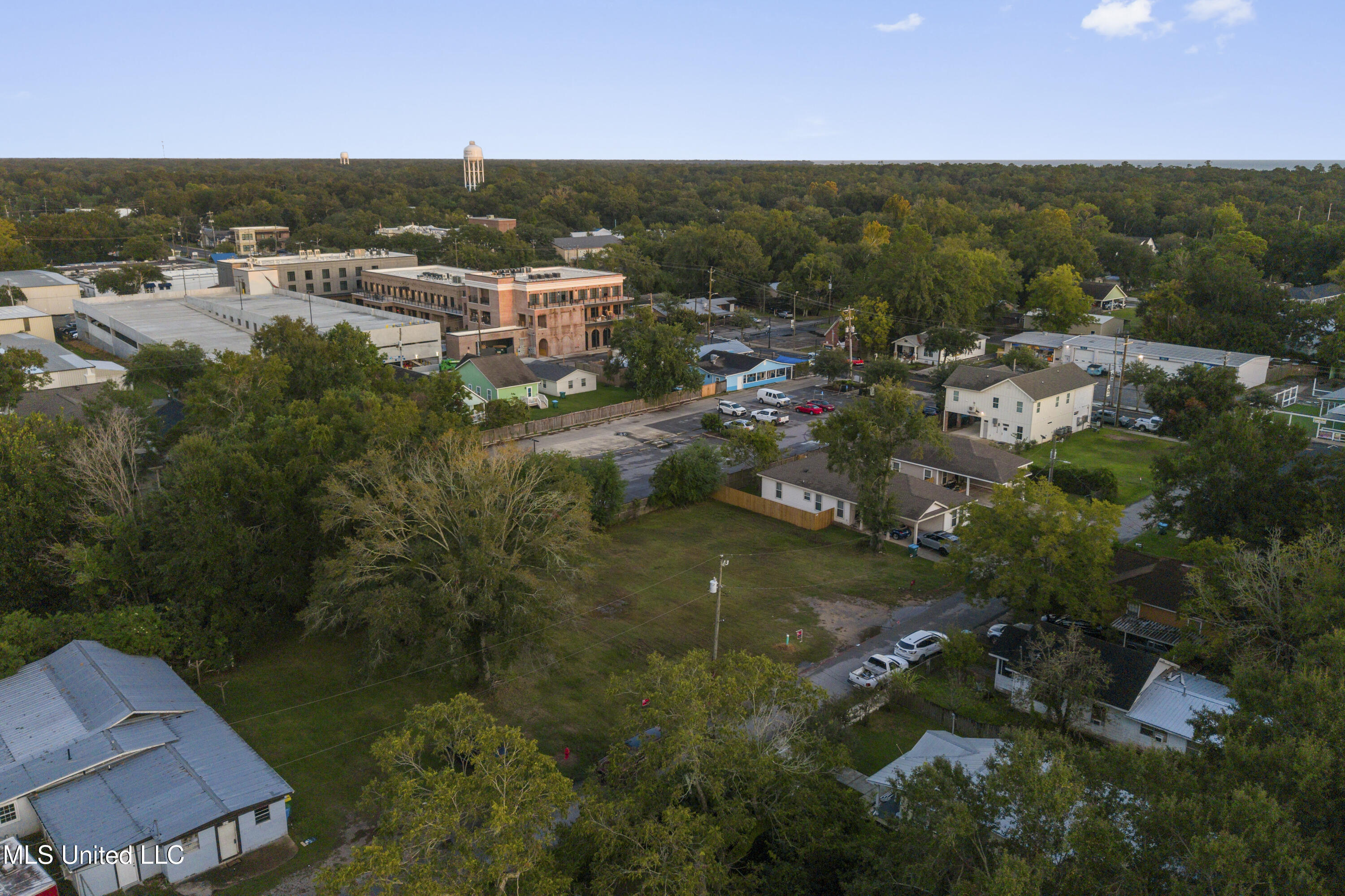 818 Handy Avenue Property Photo 18