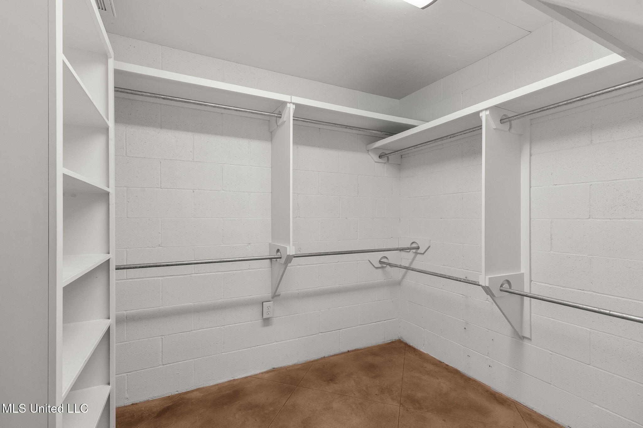 115 Ashley Drive Property Photo 18