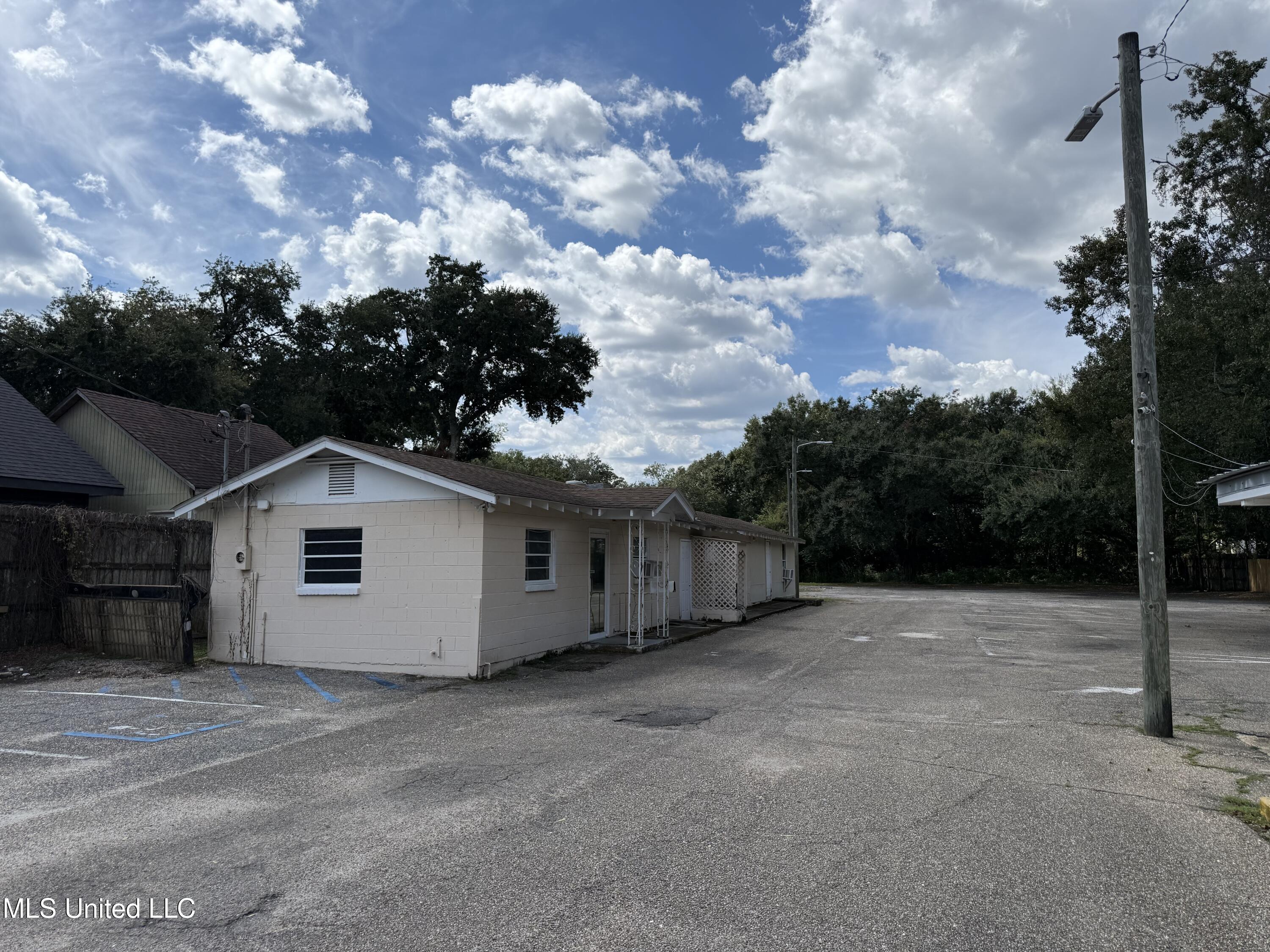 393 Tegarden Road Property Photo 2