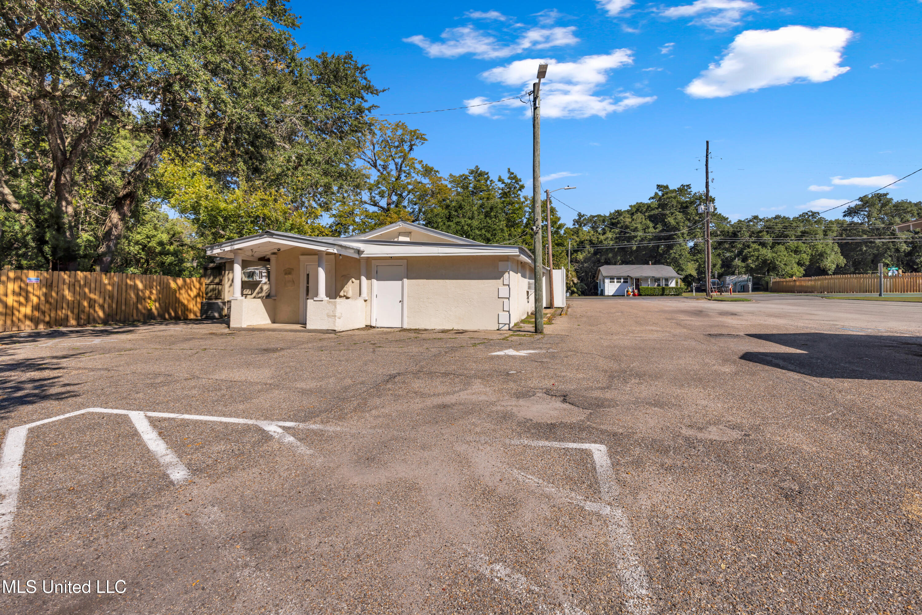 393 Tegarden Road Property Photo 5