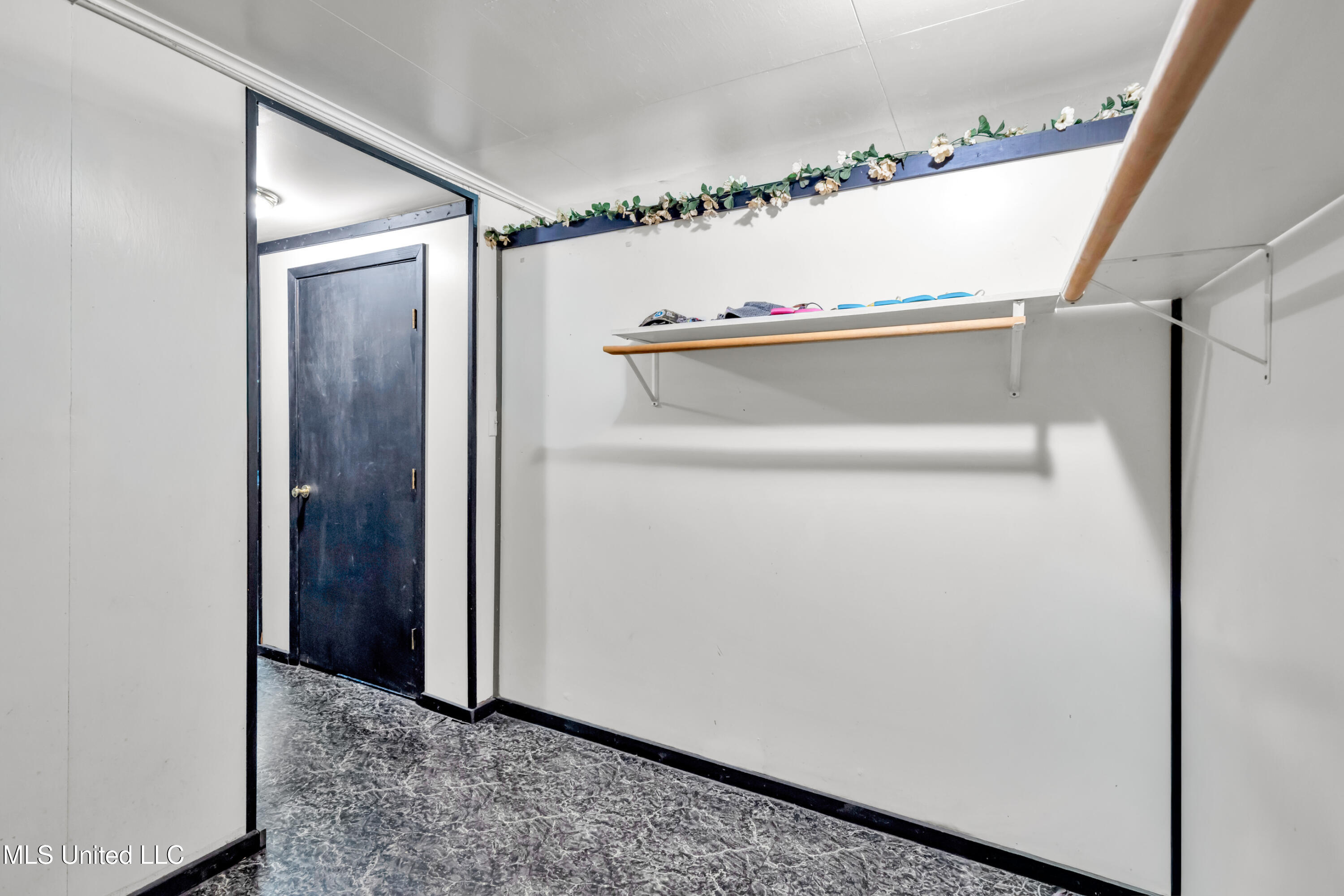 393 Tegarden Road Property Photo 12