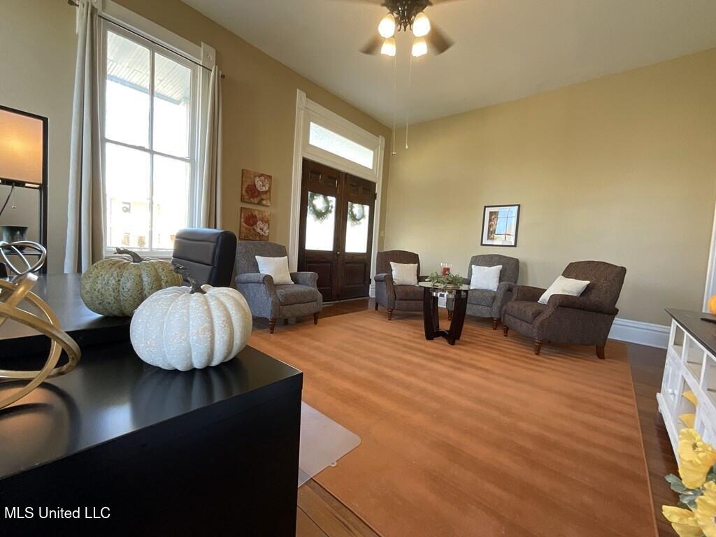1116 Main Street Property Photo 22