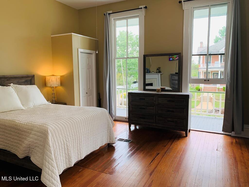 1116 Main Street Property Photo 38
