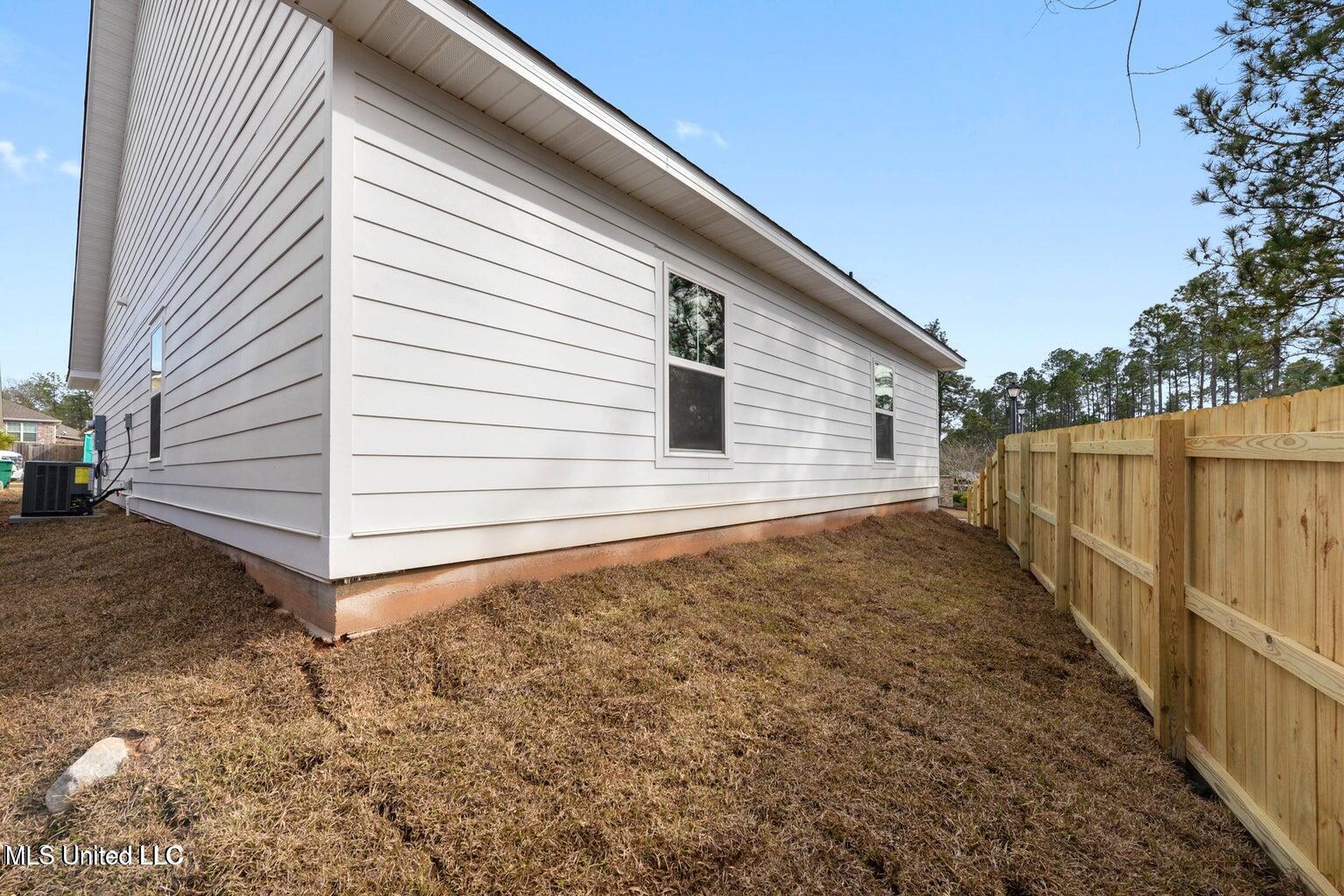 14003 Waterford Cove Property Photo 21