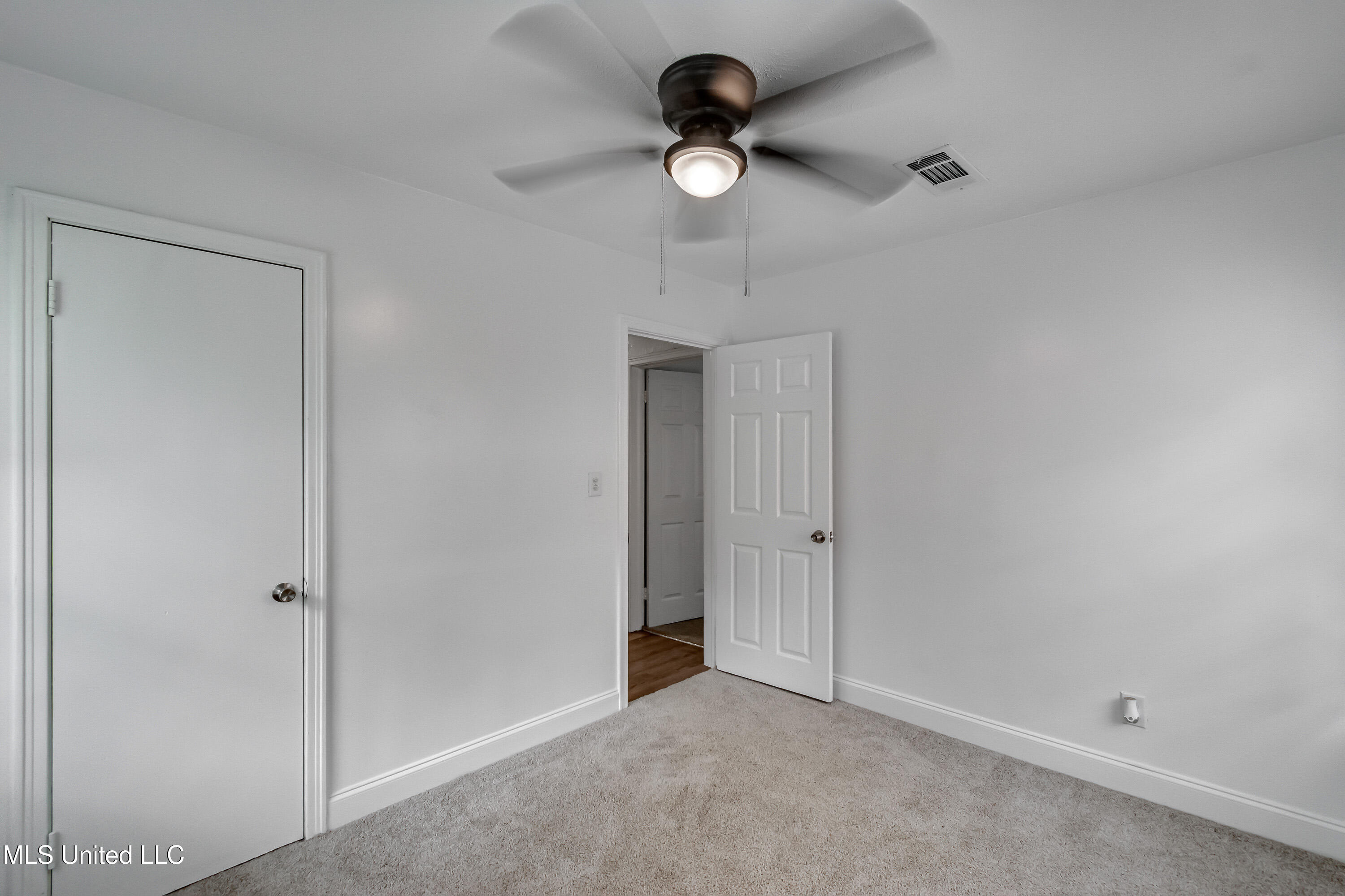 1872 Shady Ln Drive Property Photo 16