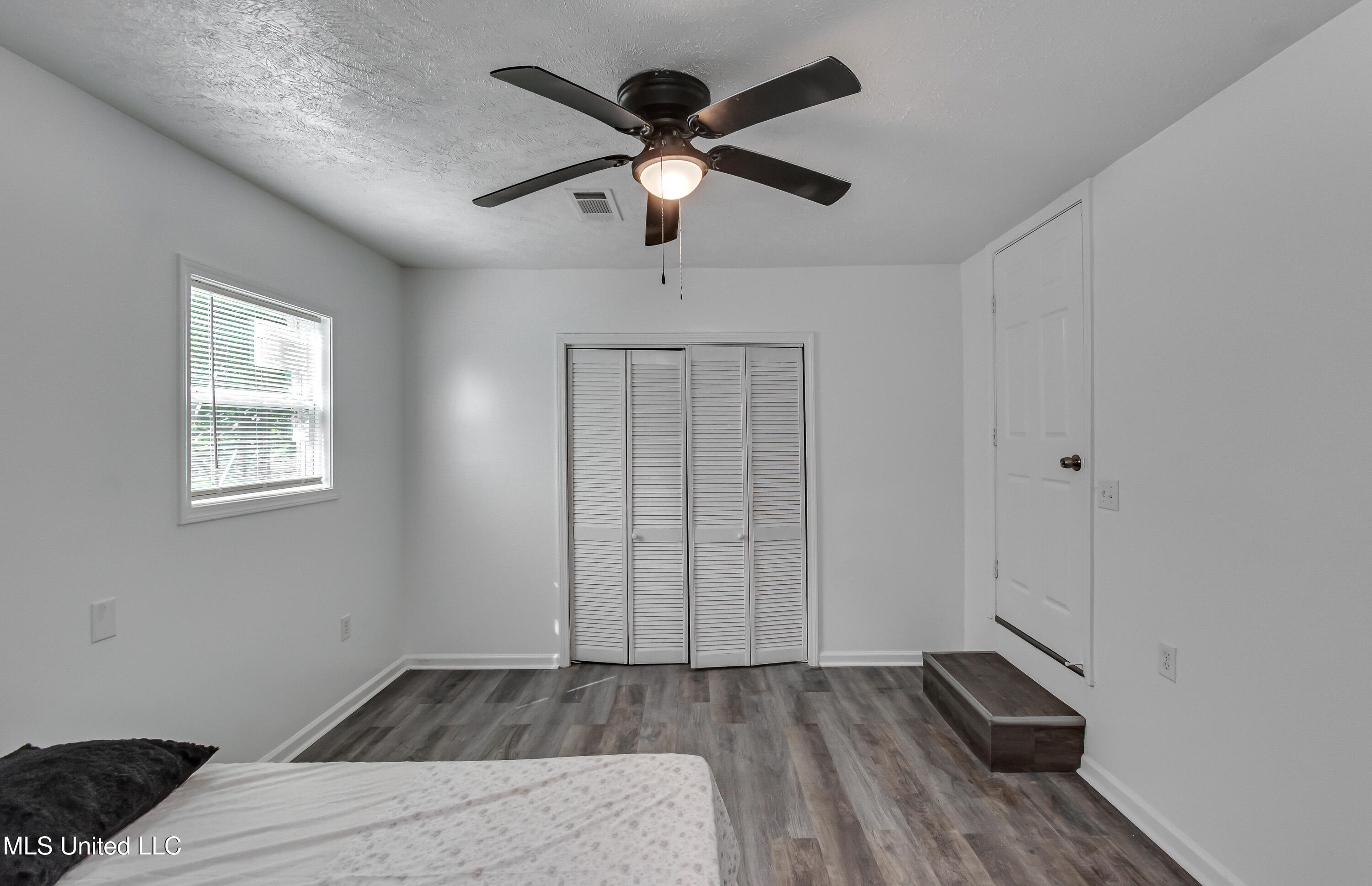 1872 Shady Ln Drive Property Photo 18