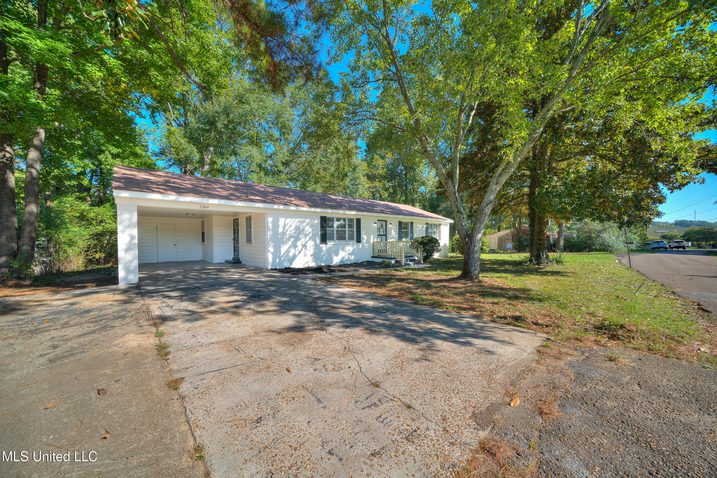 7384 Woodland Drive Property Photo 1