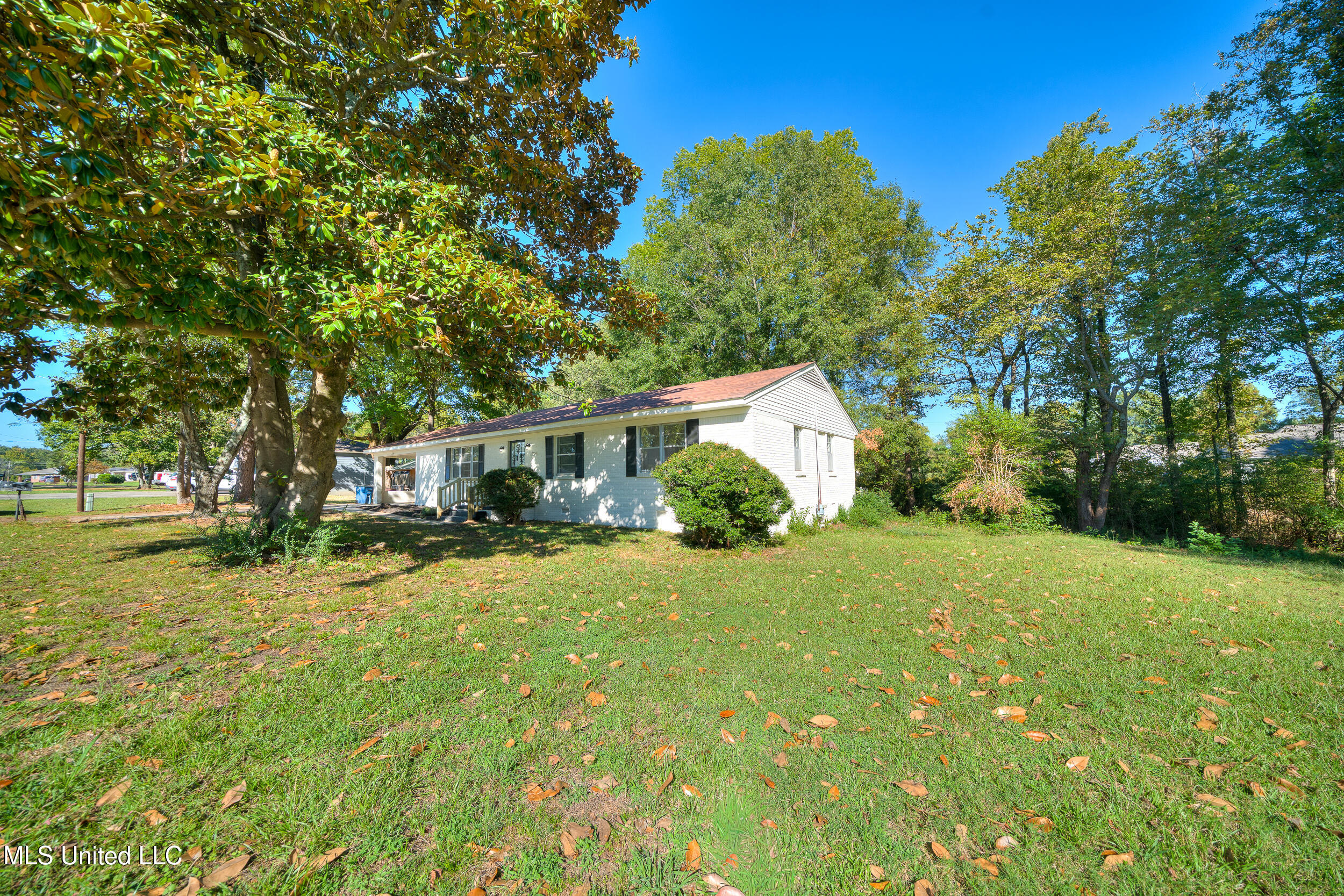 7384 Woodland Drive Property Photo 4