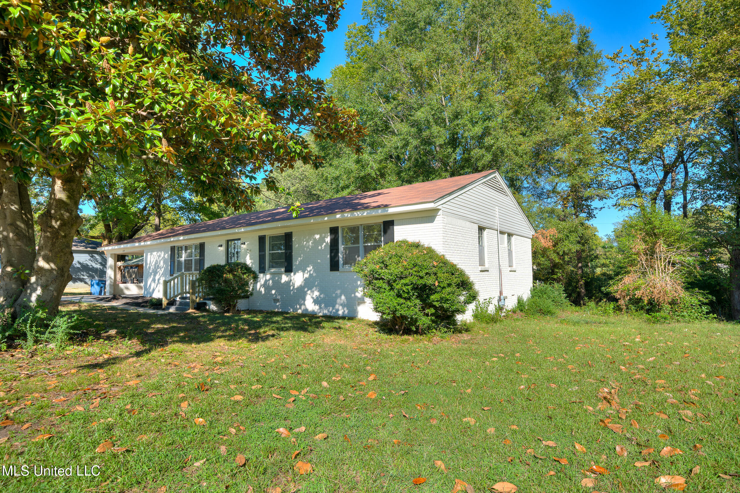 7384 Woodland Drive Property Photo 5