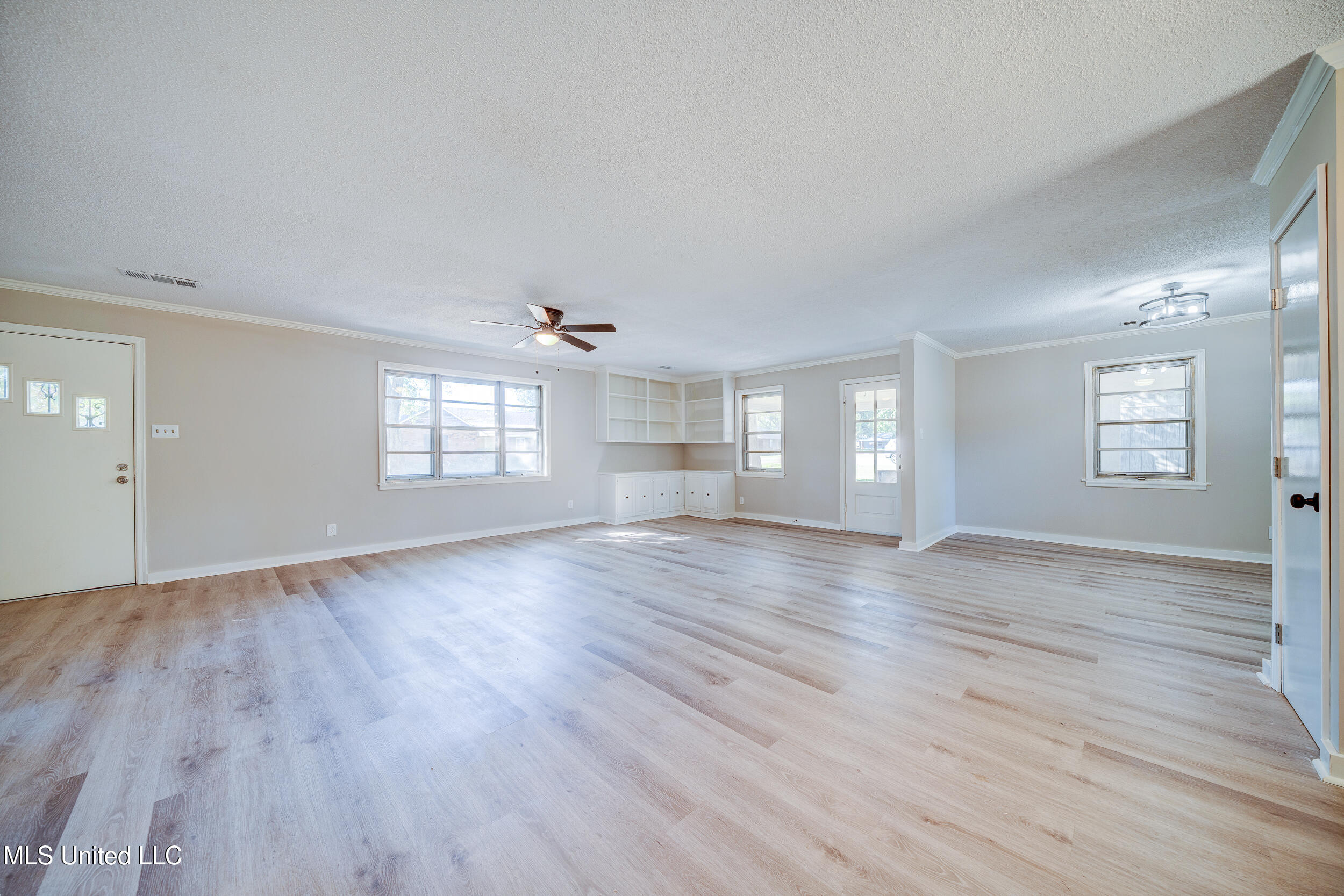 7384 Woodland Drive Property Photo 7