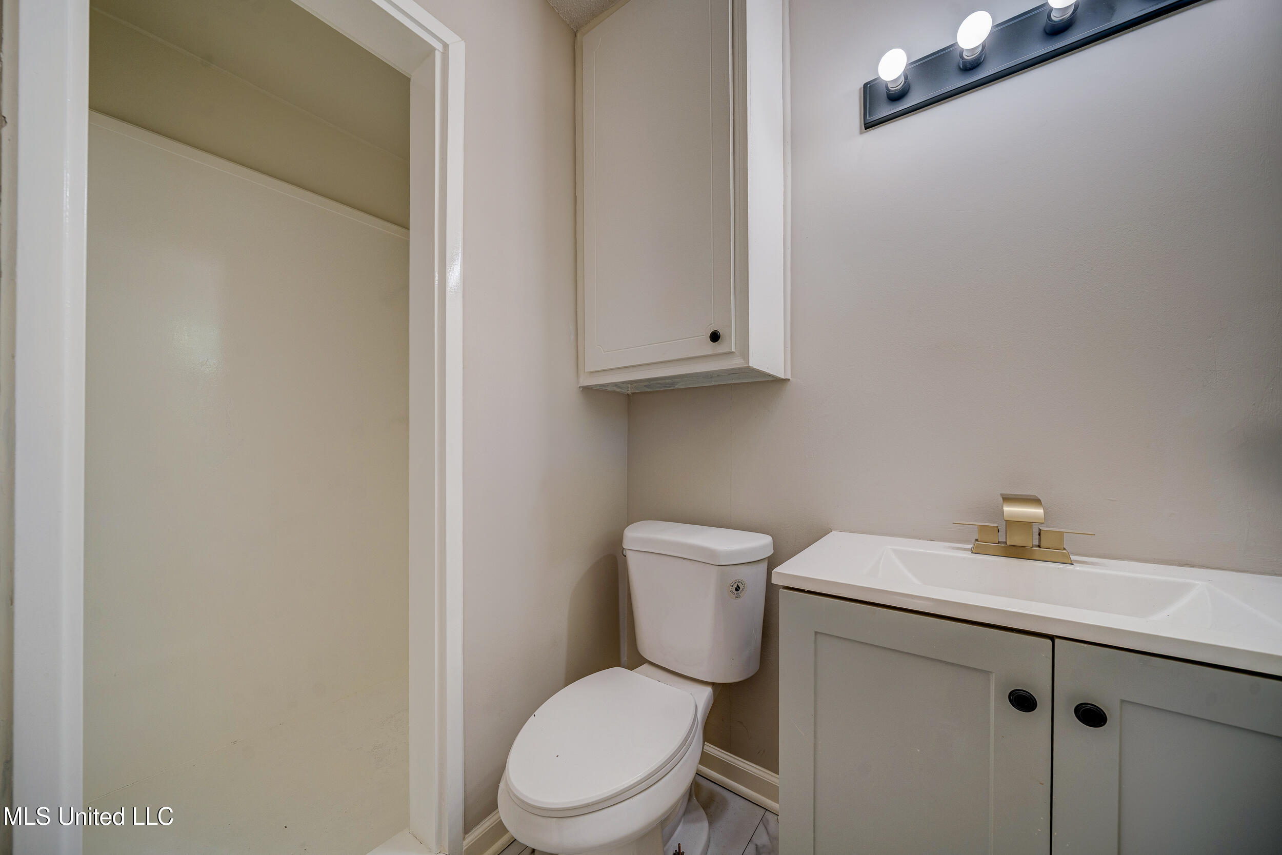 7384 Woodland Drive Property Photo 14