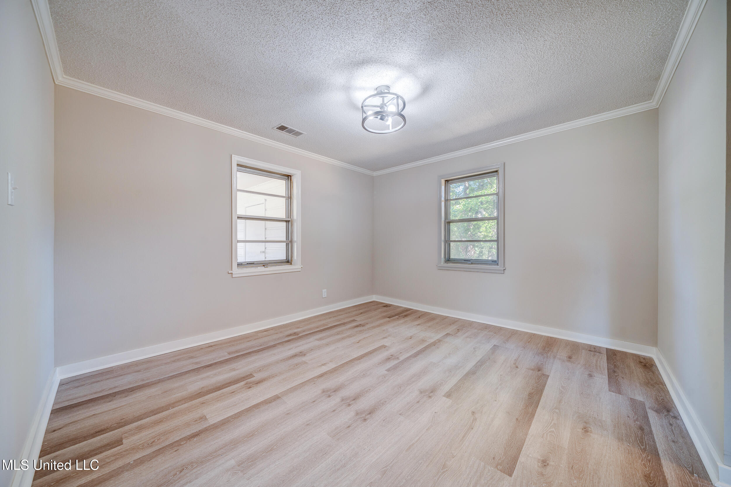 7384 Woodland Drive Property Photo 15