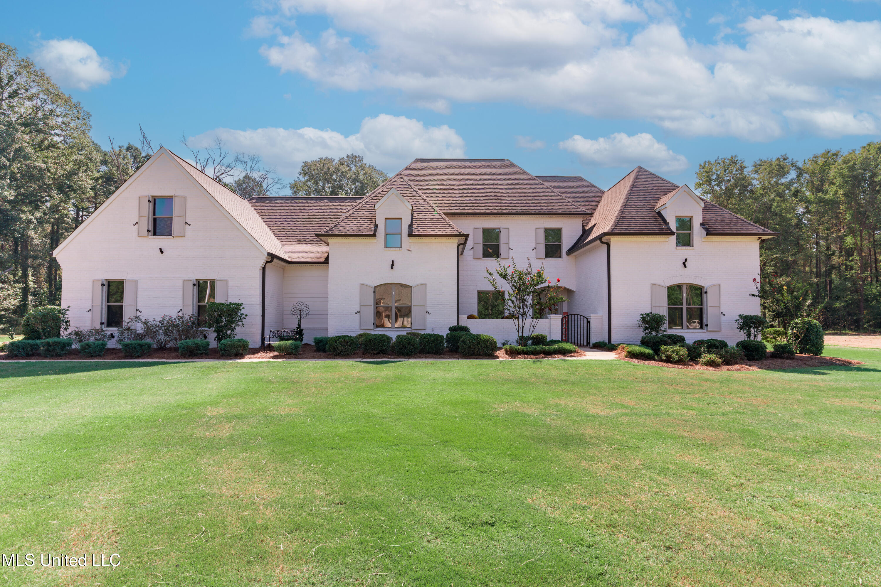 493 Viewpointe Way Property Photo 1