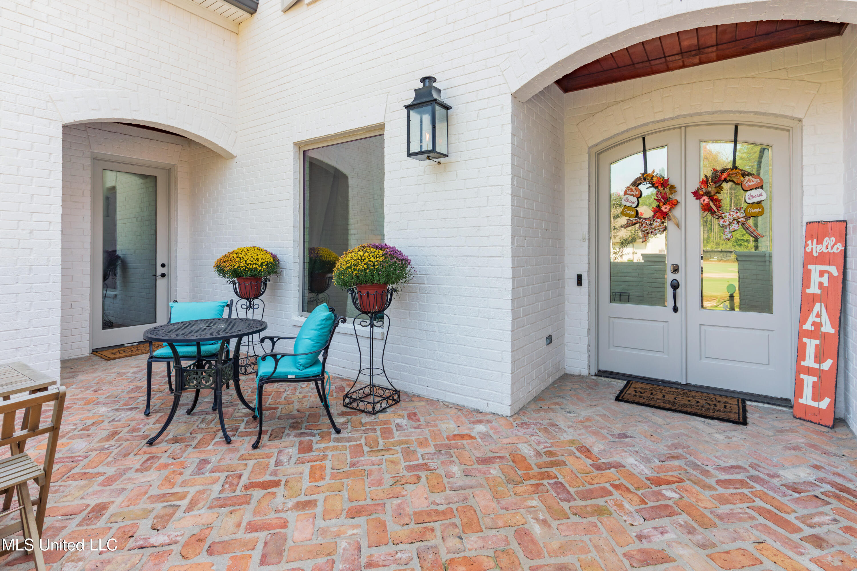 493 Viewpointe Way Property Photo 4