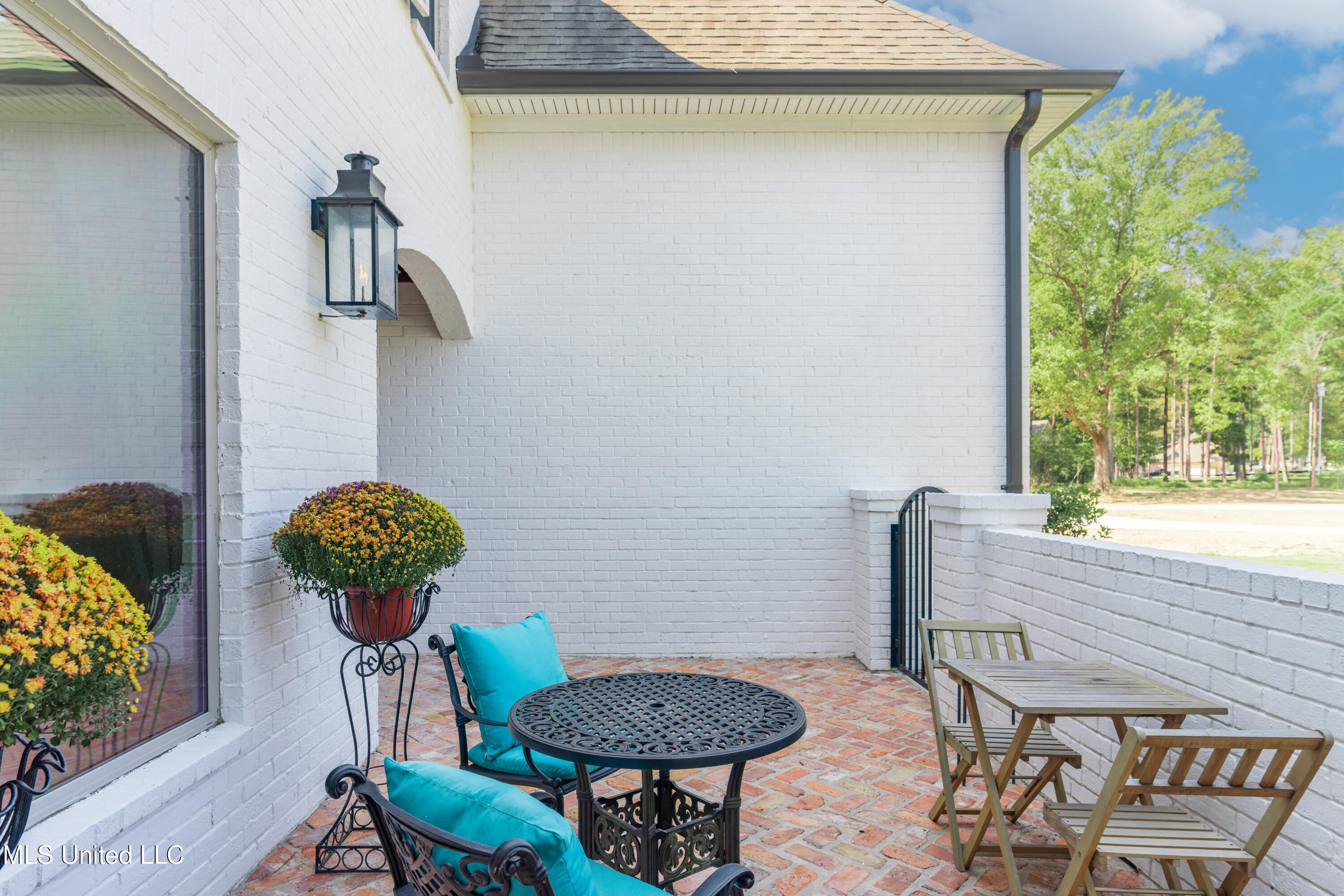 493 Viewpointe Way Property Photo 6