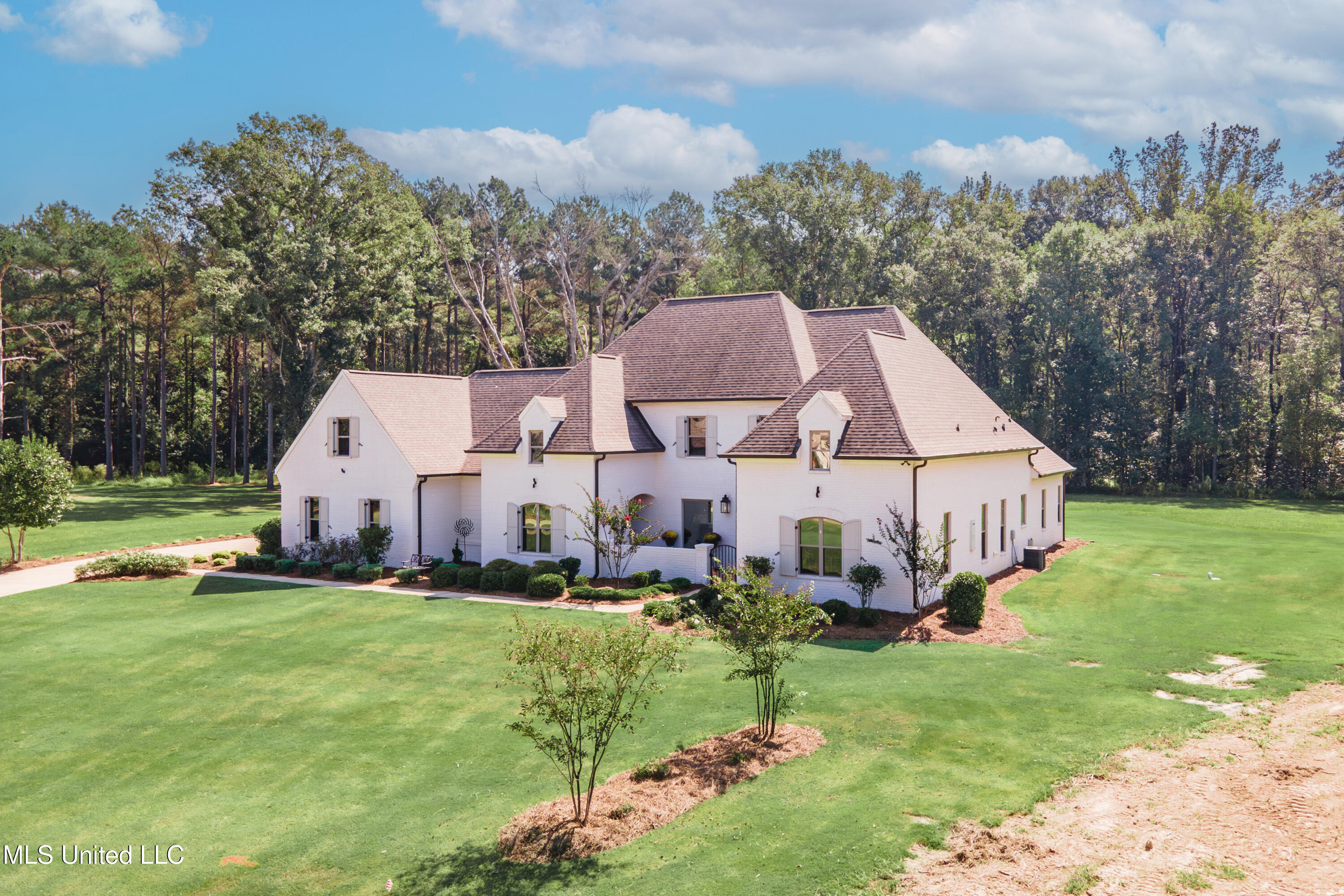 493 Viewpointe Way Property Photo 8