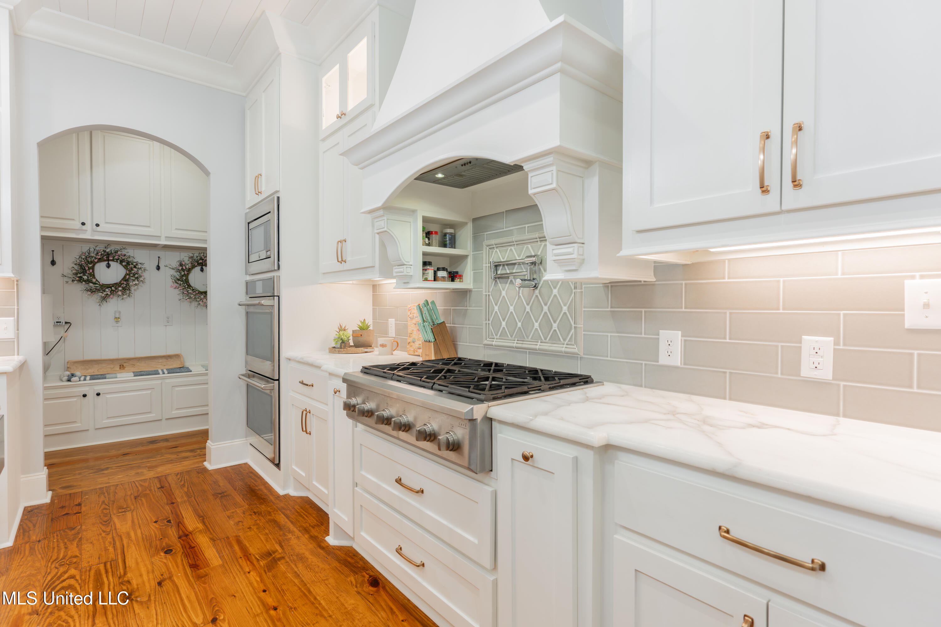 493 Viewpointe Way Property Photo 28