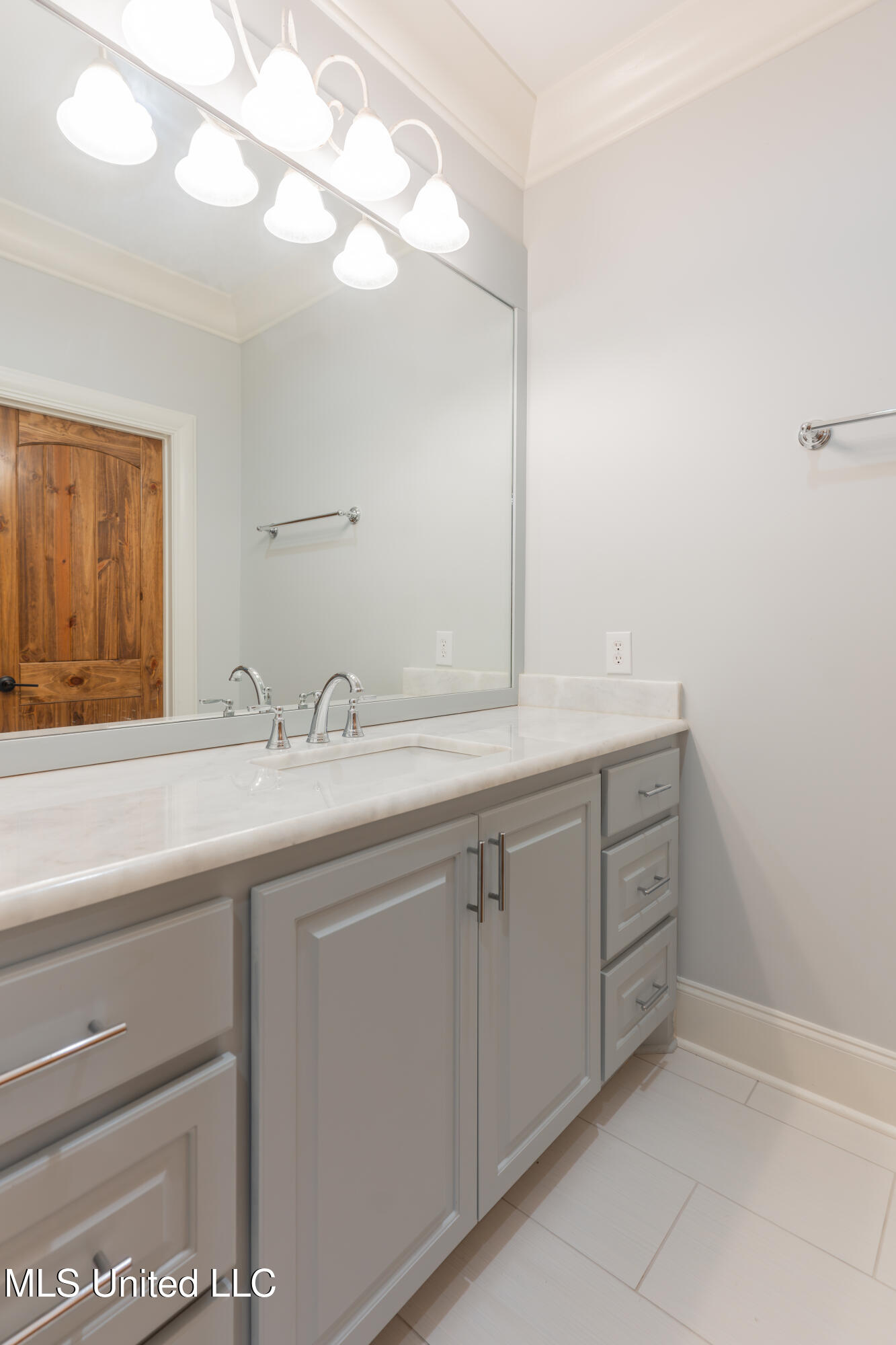 493 Viewpointe Way Property Photo 97