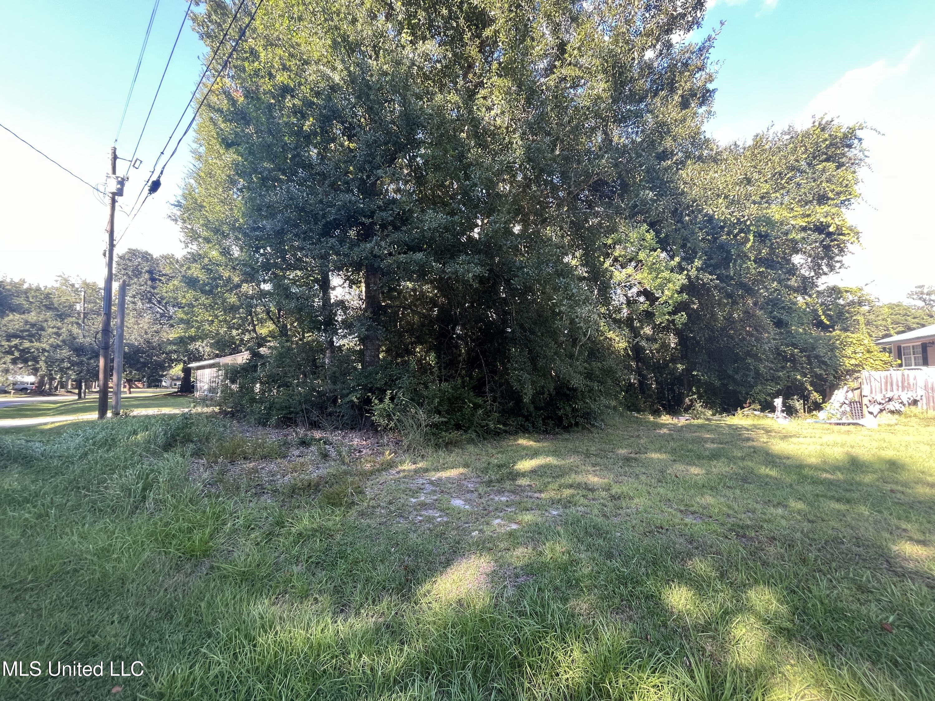 2520 Bahama Drive Property Photo 1