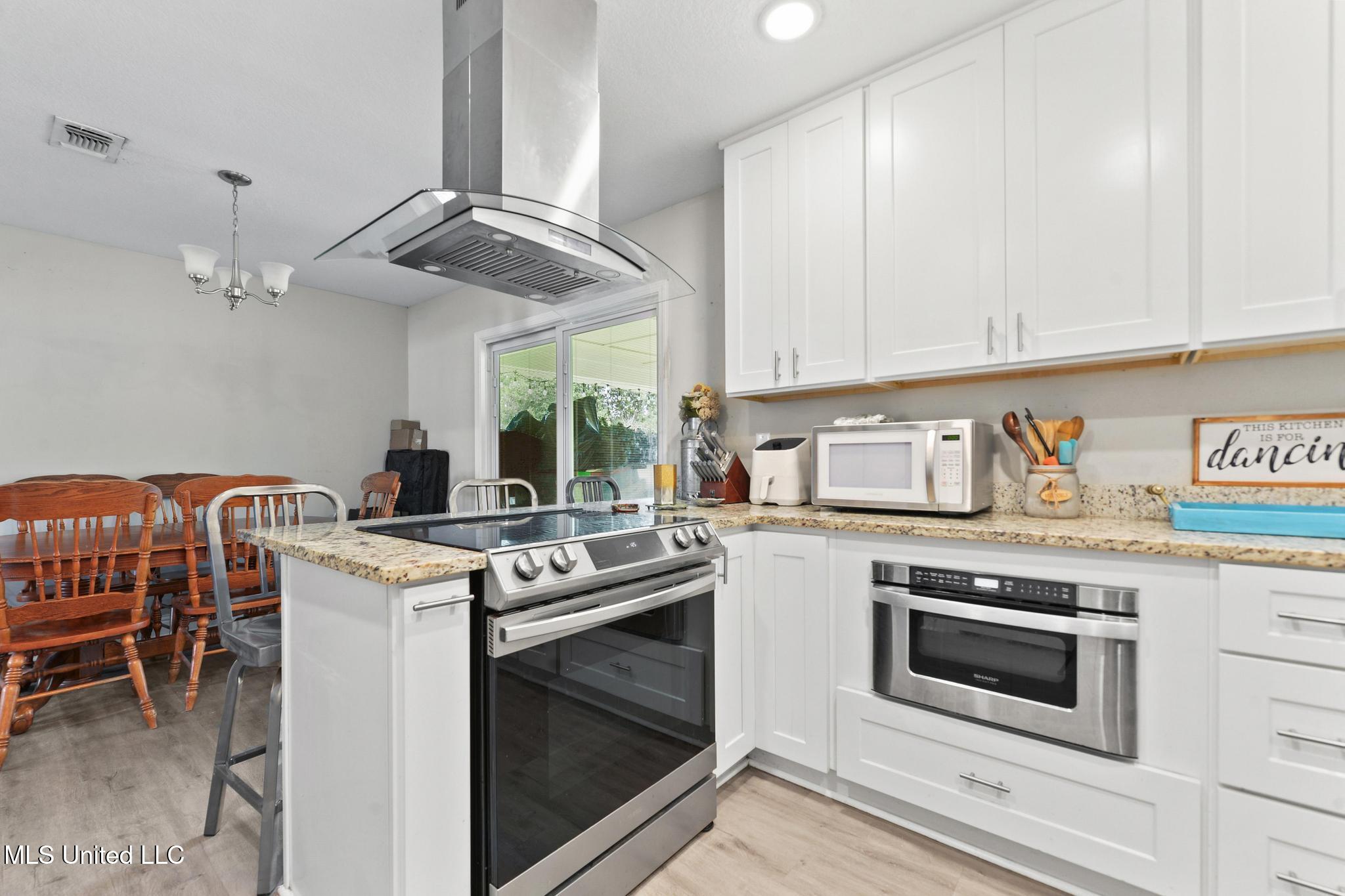 15417 Glen Drive Property Photo 7