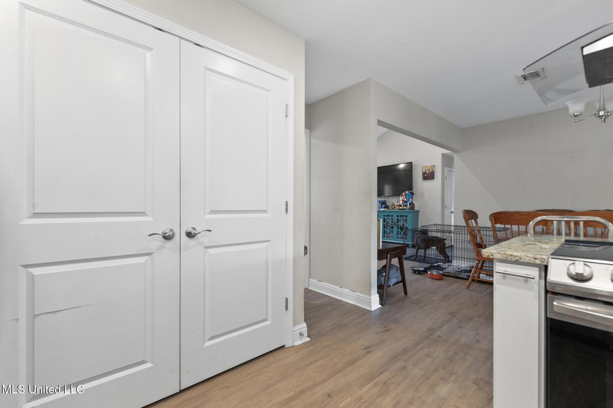 15417 Glen Drive Property Photo 8