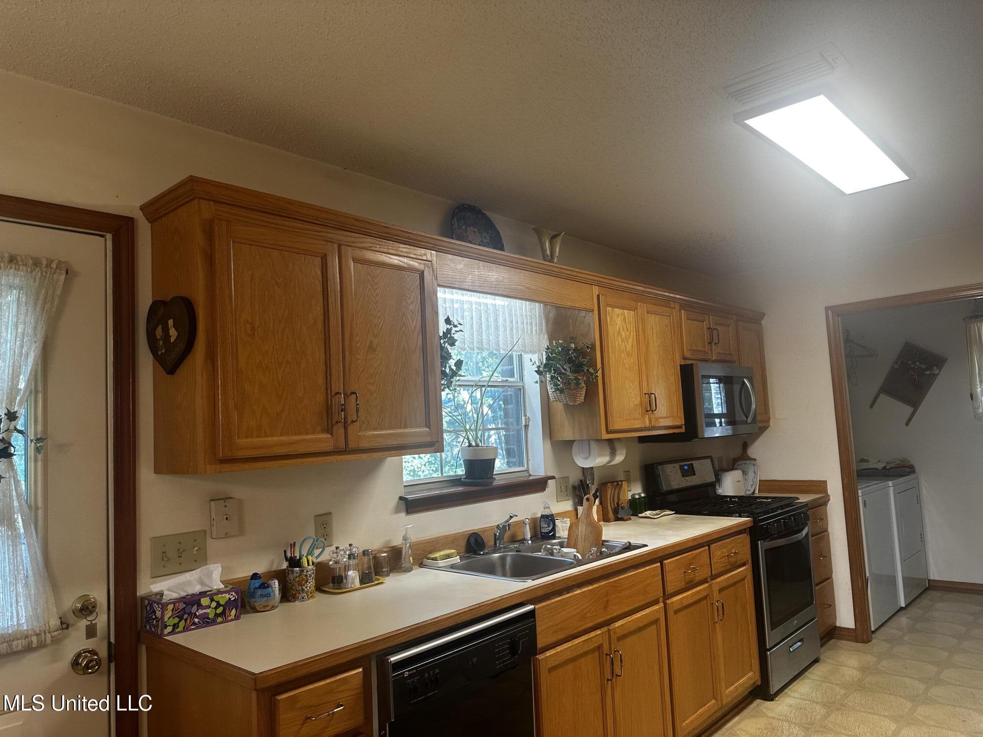 2240 Brookside Street Property Photo 7